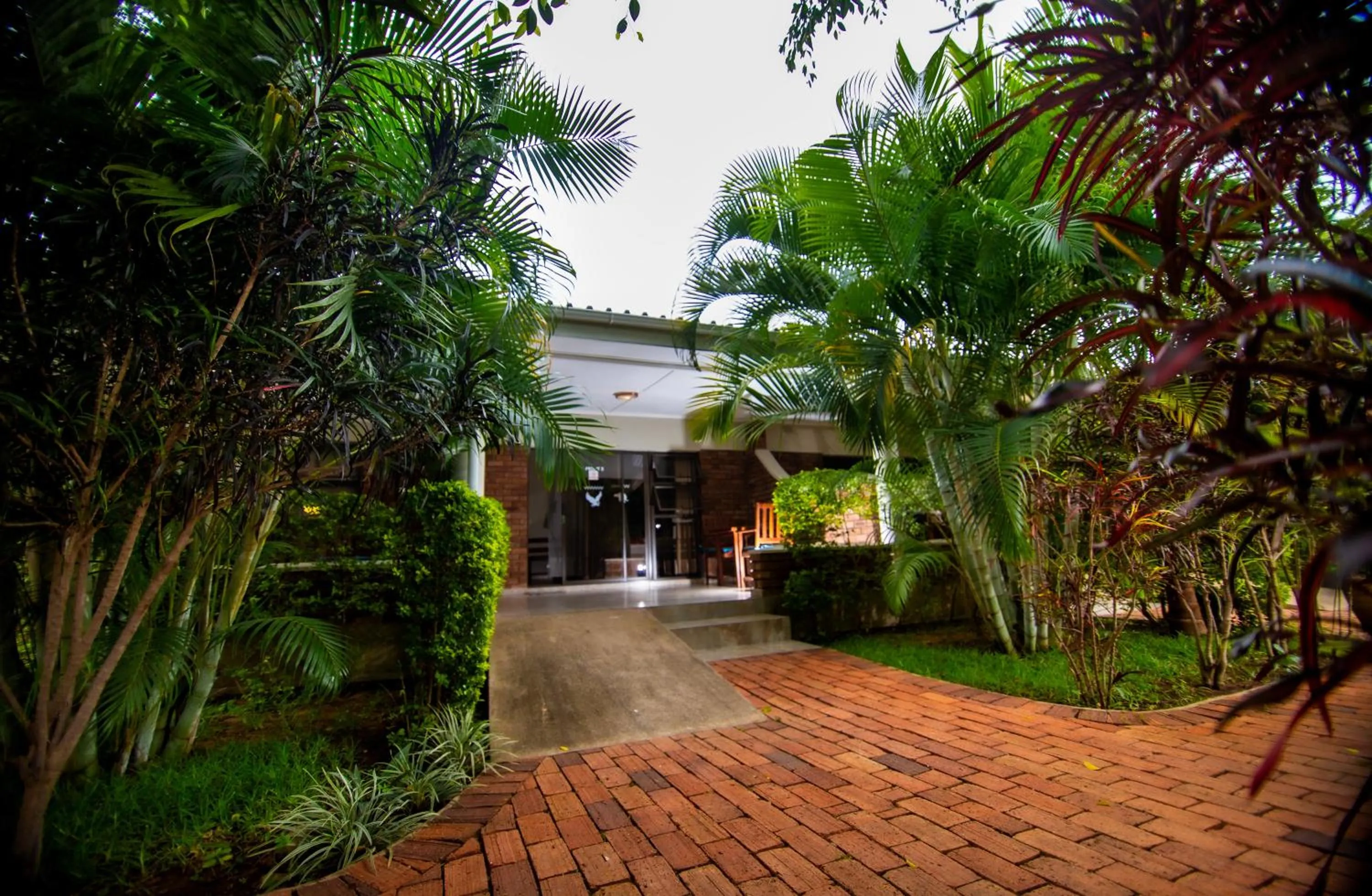 Day in Dzimbahwe Guest Lodge