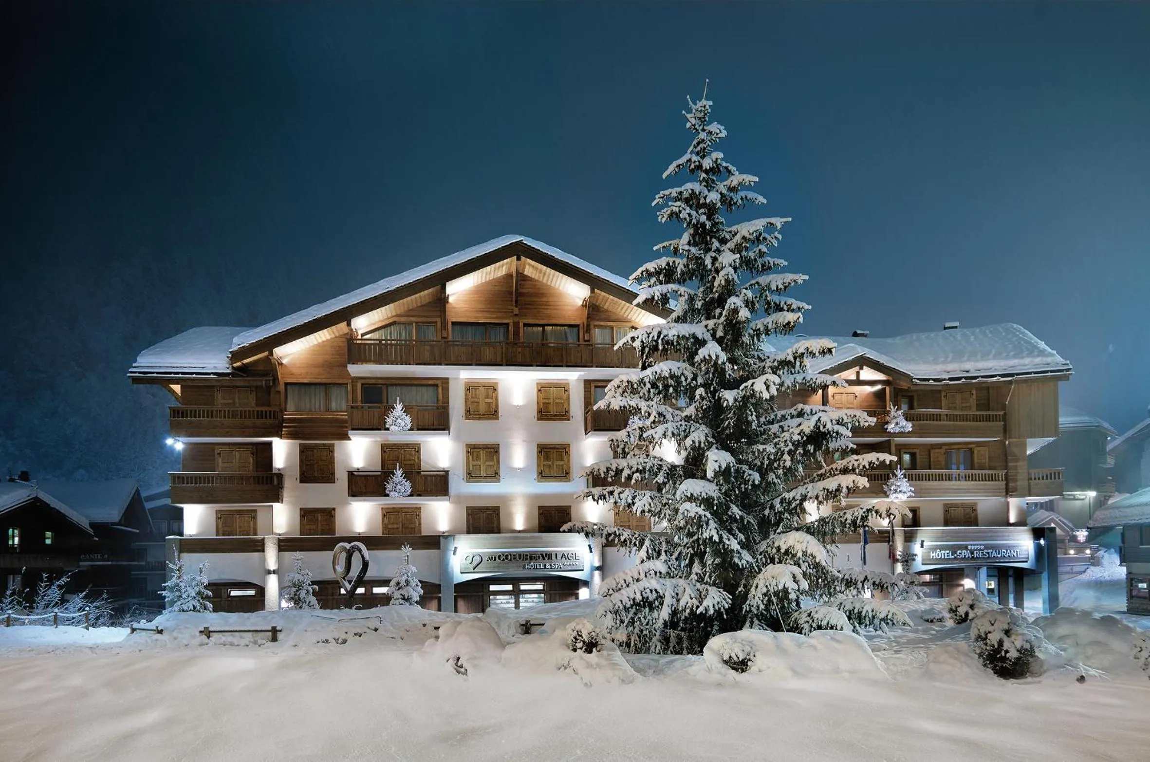 Property building in Au Coeur du Village