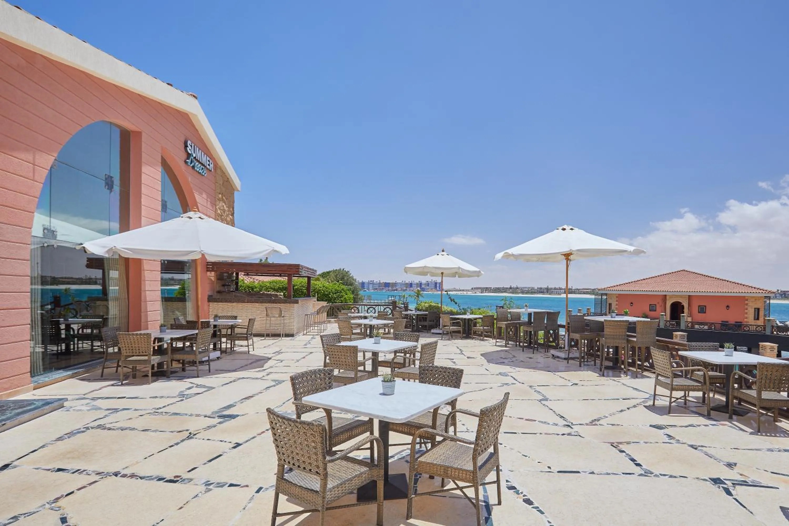 Restaurant/places to eat in Golden Ocean Marina Hotel