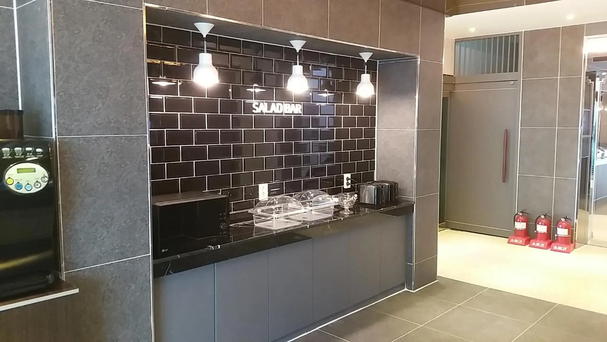 Facade/entrance in Vovo Hotel