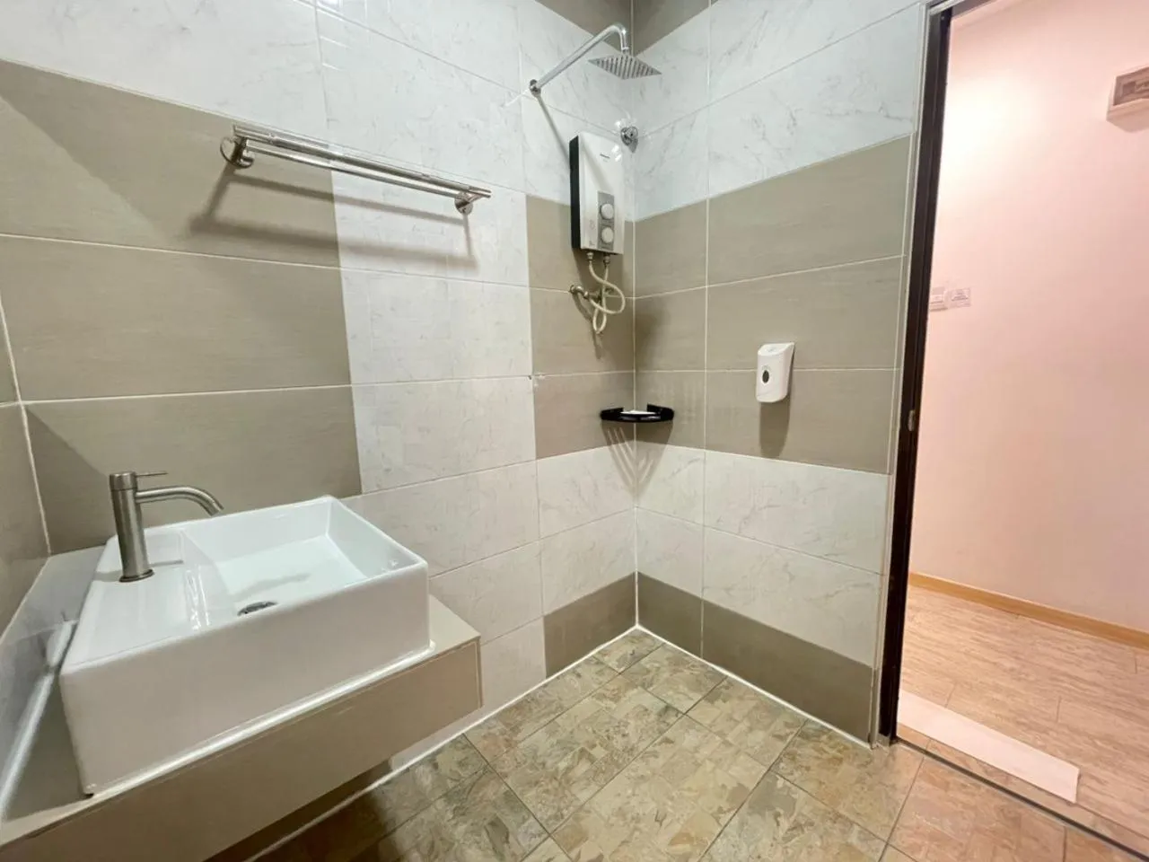 S8 Boutique Hotel near KLIA 1 & KLIA 2