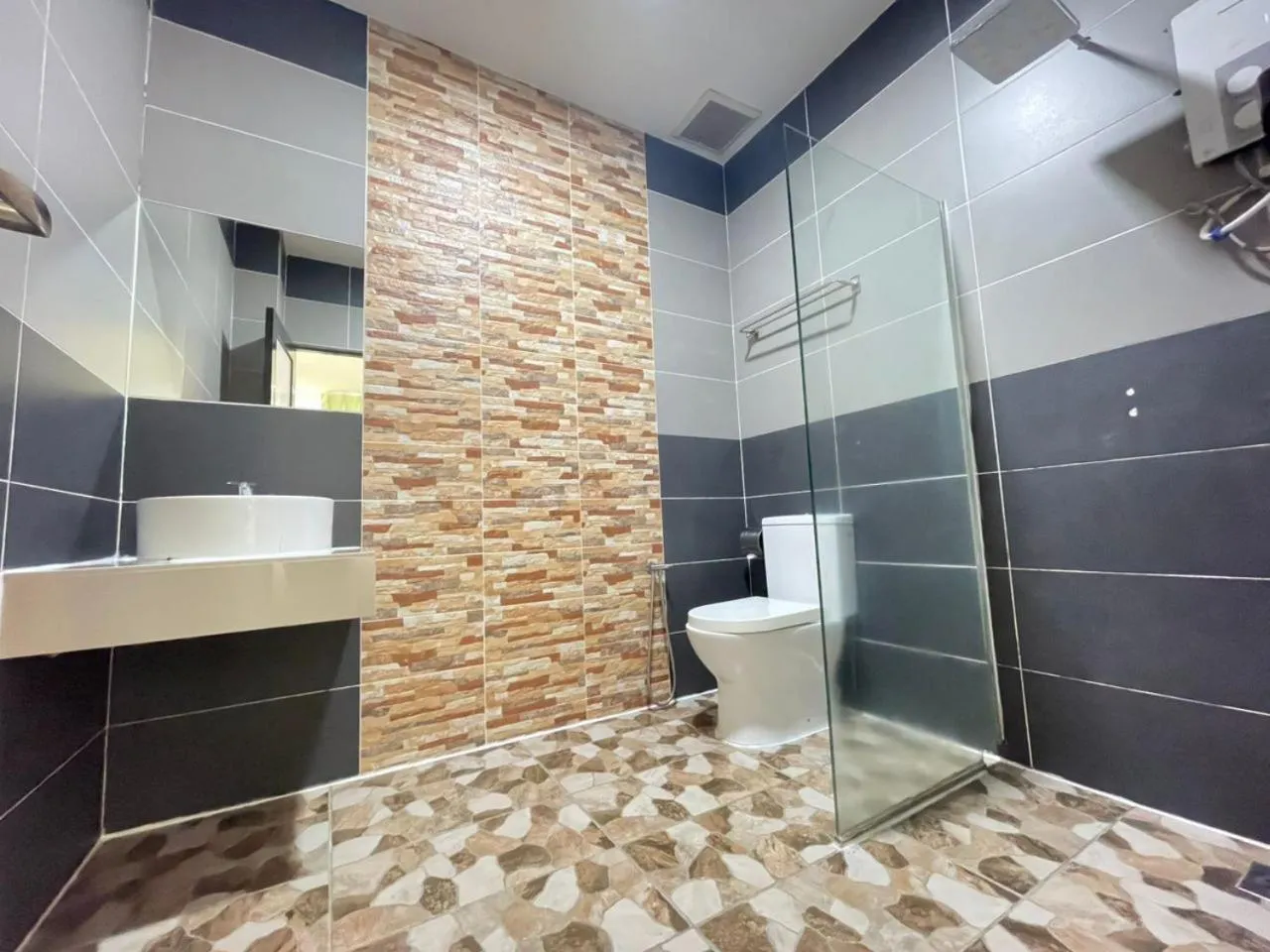 Toilet in S8 Boutique Hotel near KLIA 1 & KLIA 2