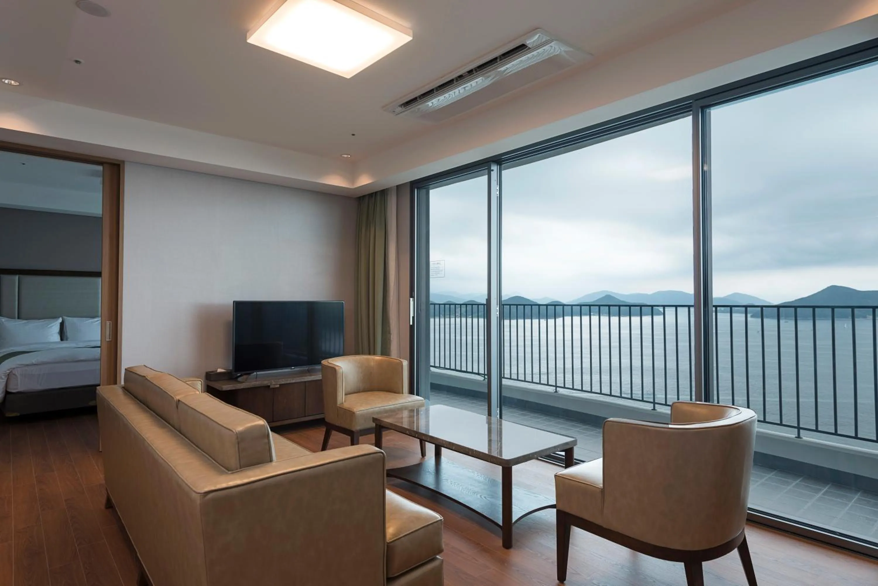 Stanford Hotel&Resort Tongyeong