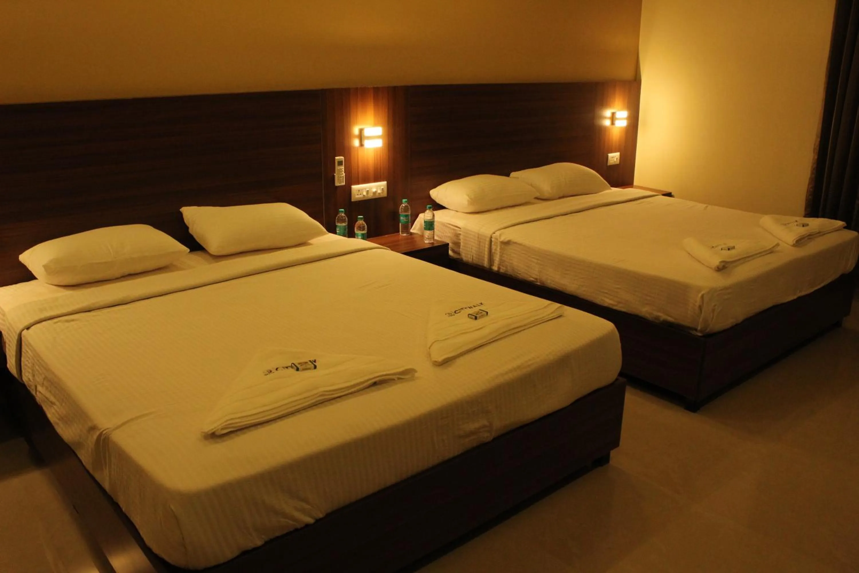 Bedroom, Bed in Hotel Citywalk Residency
