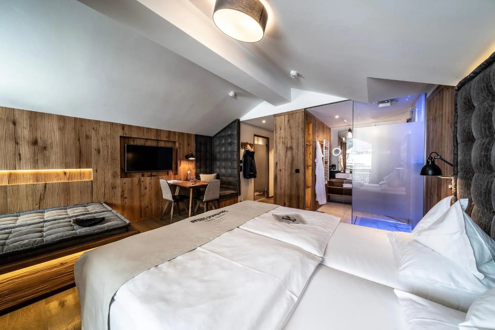 Photo of the whole room, Bed in Dolomiten Residenz - Sporthotel Sillian