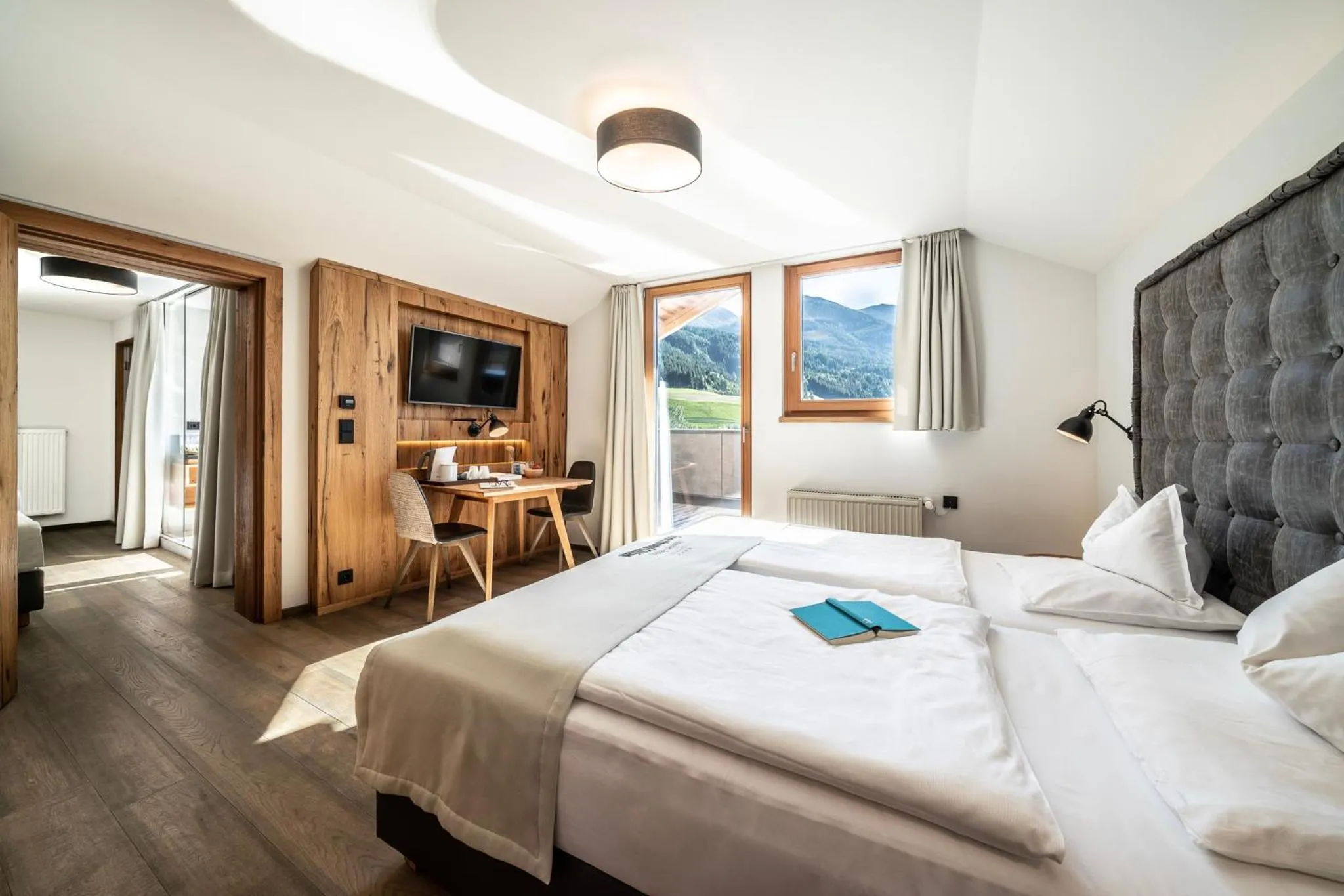 Photo of the whole room, Bed in Dolomiten Residenz - Sporthotel Sillian