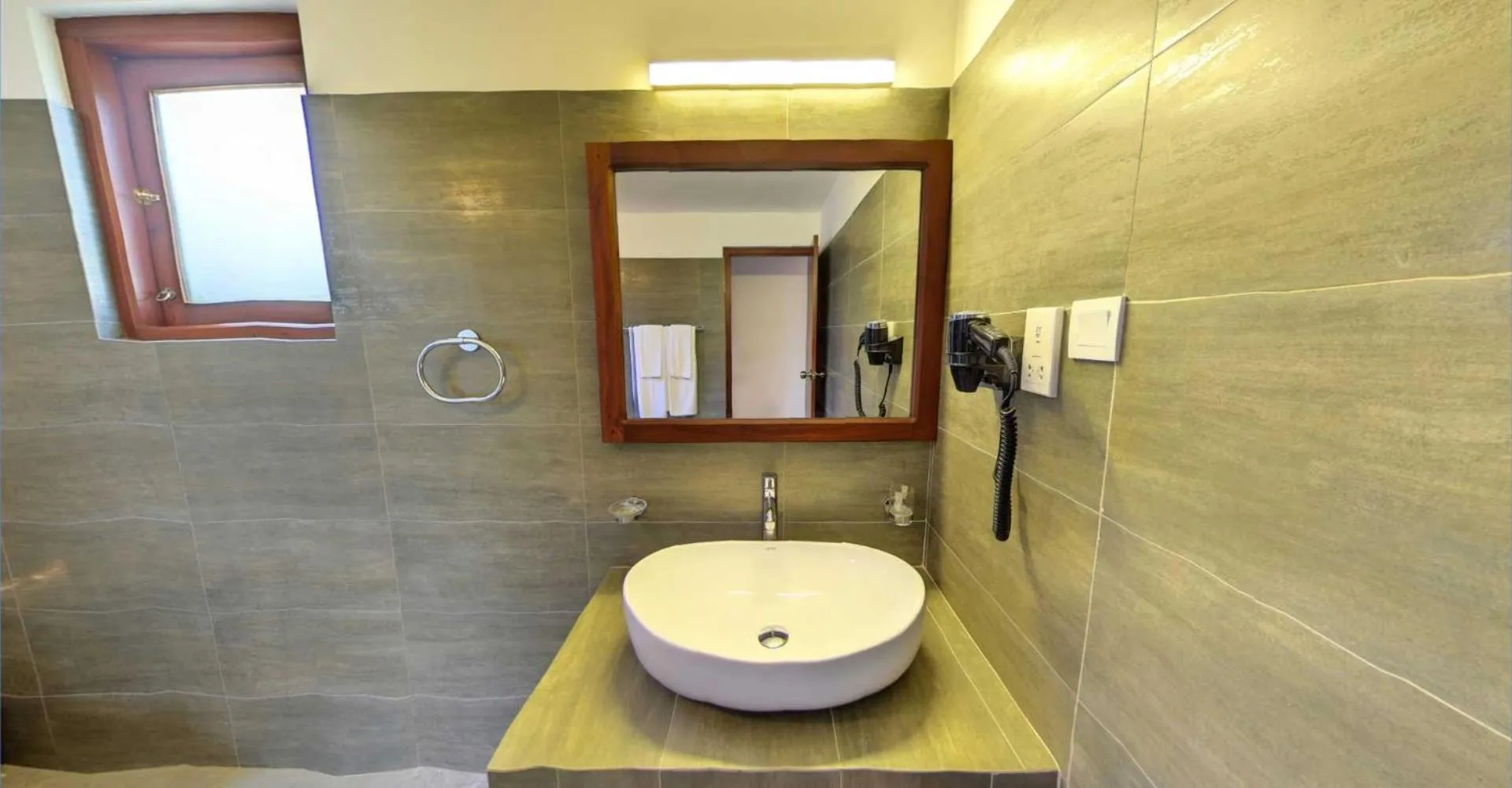 Bathroom in Ehalagala Lake Resort