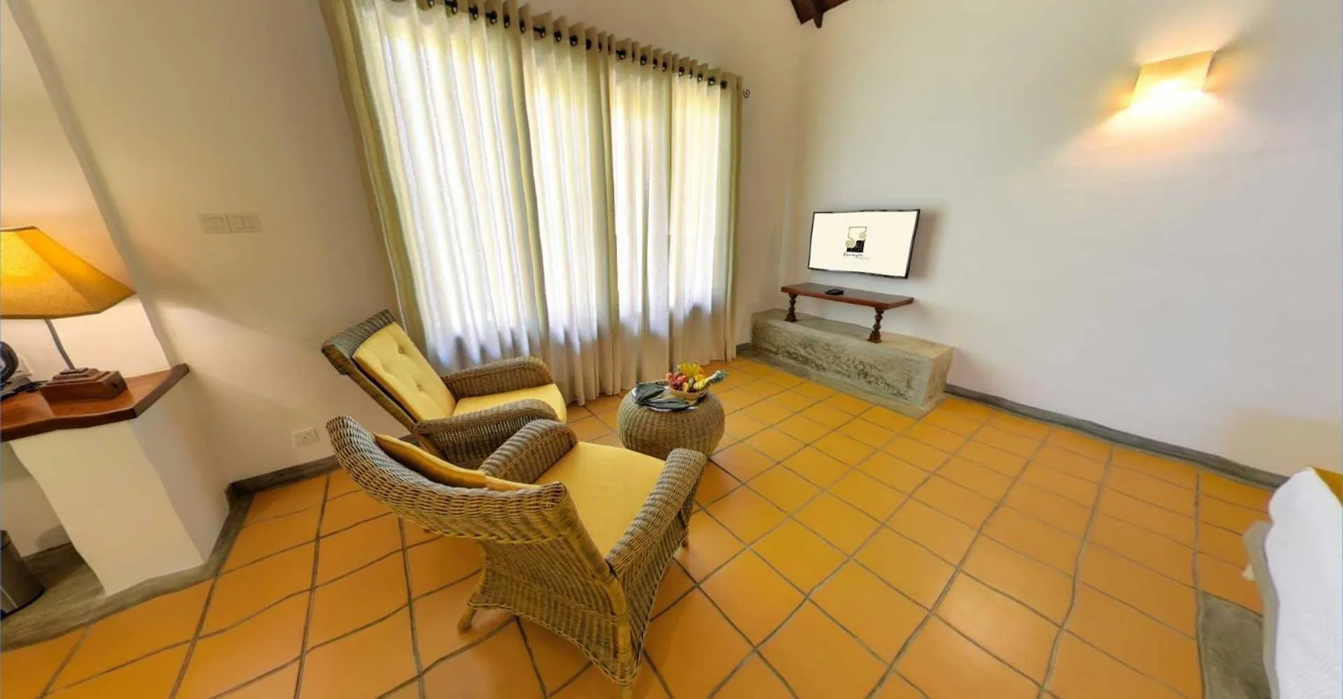 Communal lounge/ TV room in Ehalagala Lake Resort