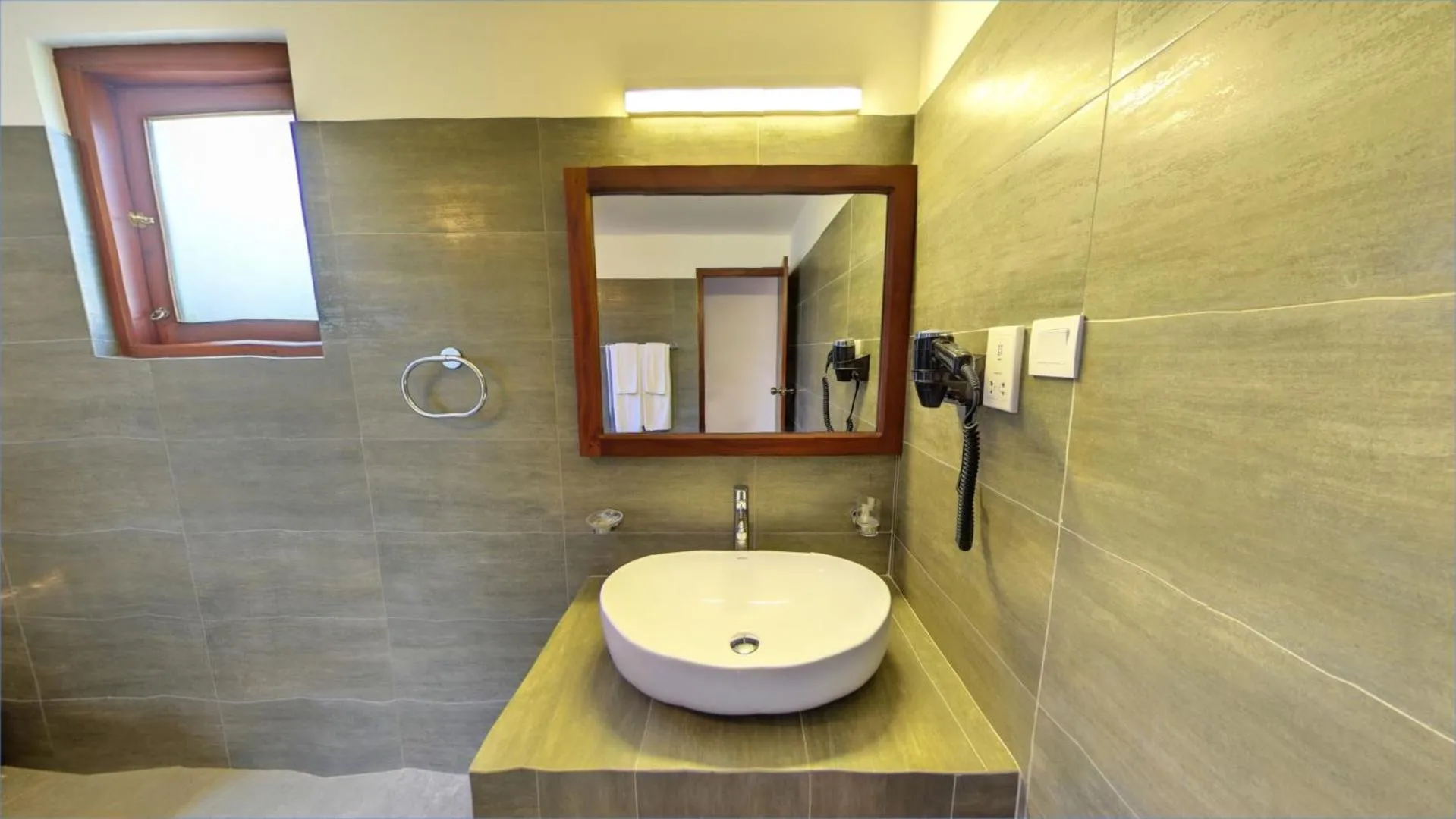 Bathroom in Ehalagala Lake Resort