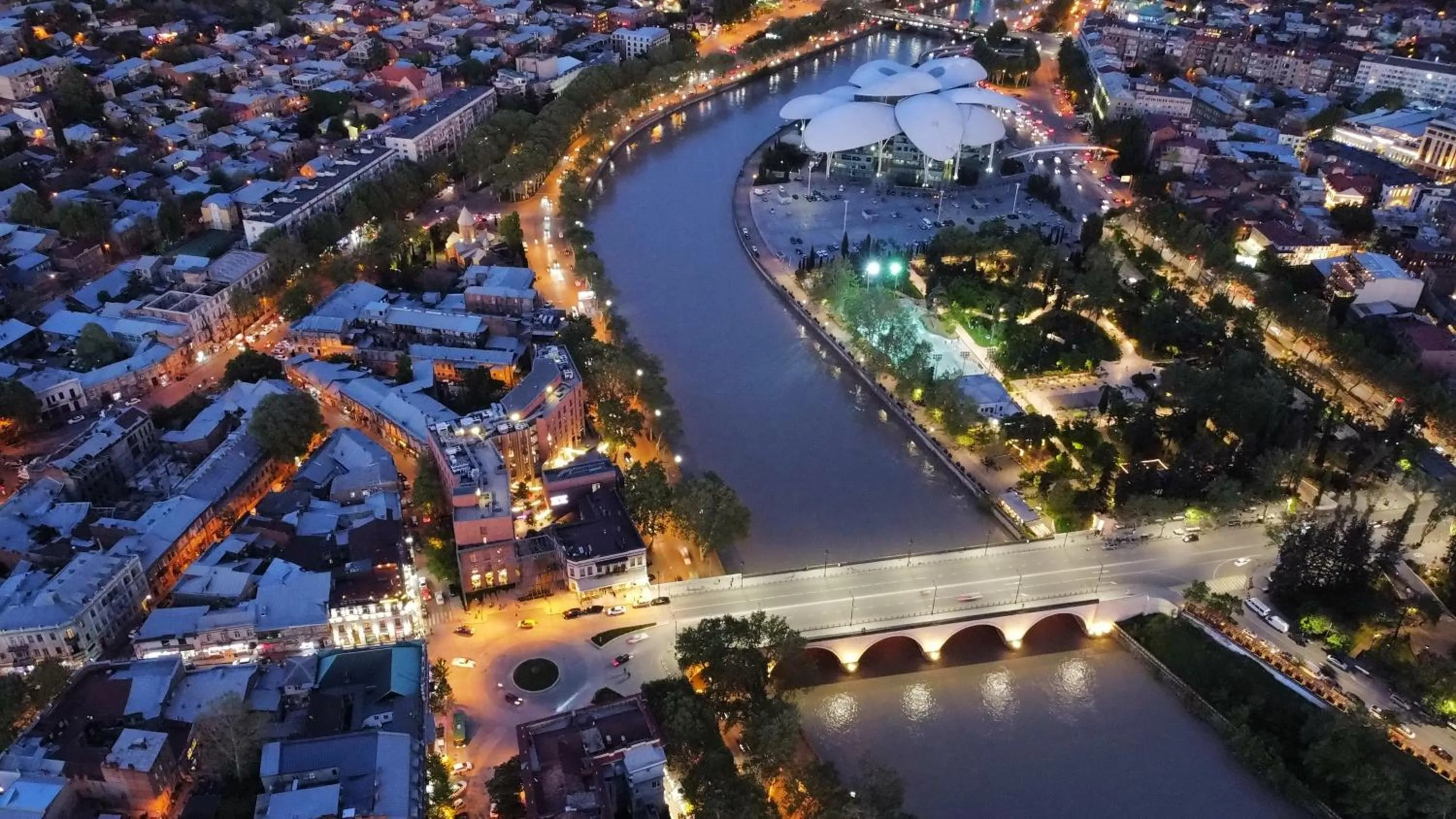 Neighbourhood in Friendly Hotel by Art Nova