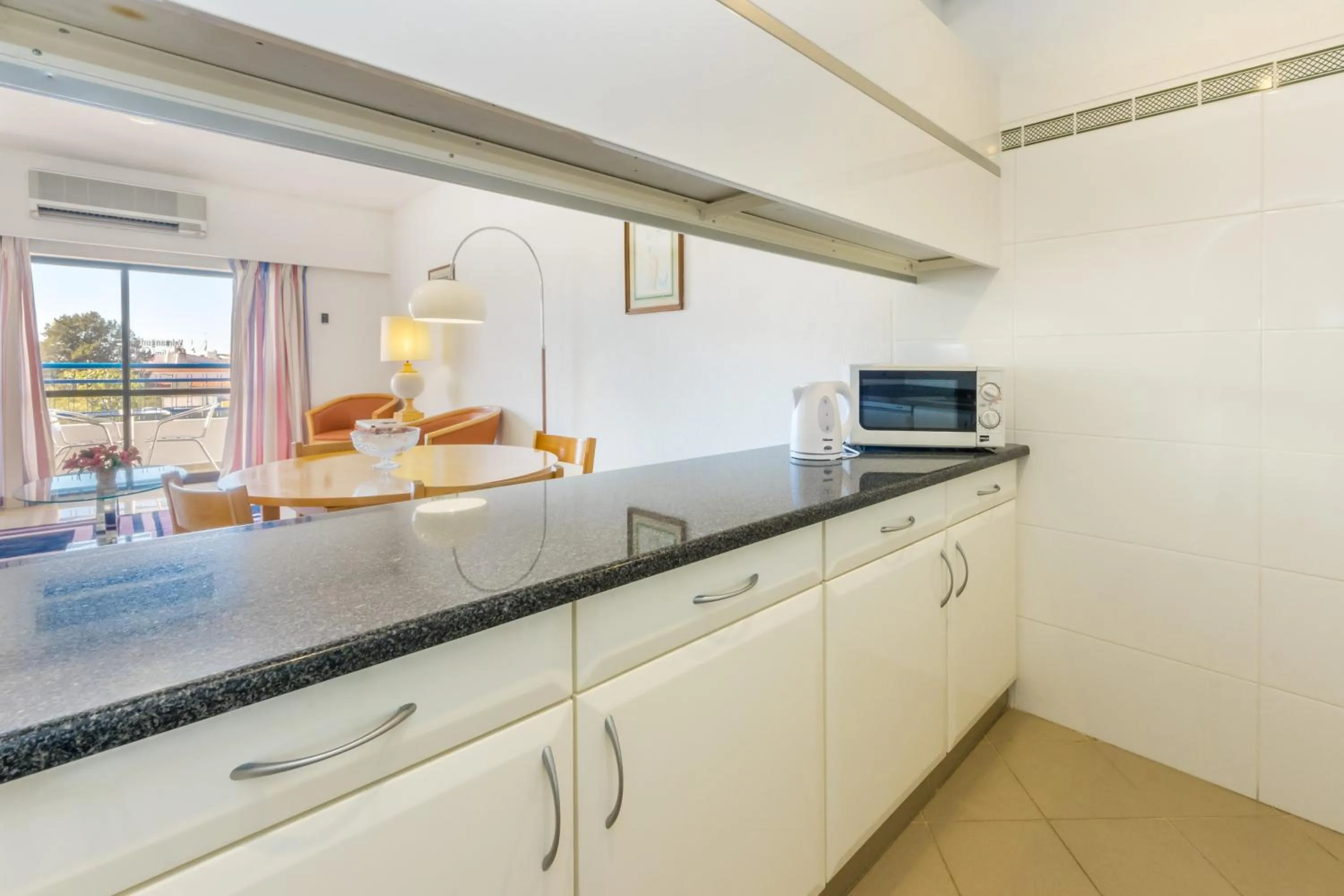 Kitchen or kitchenette in Tropical Sol