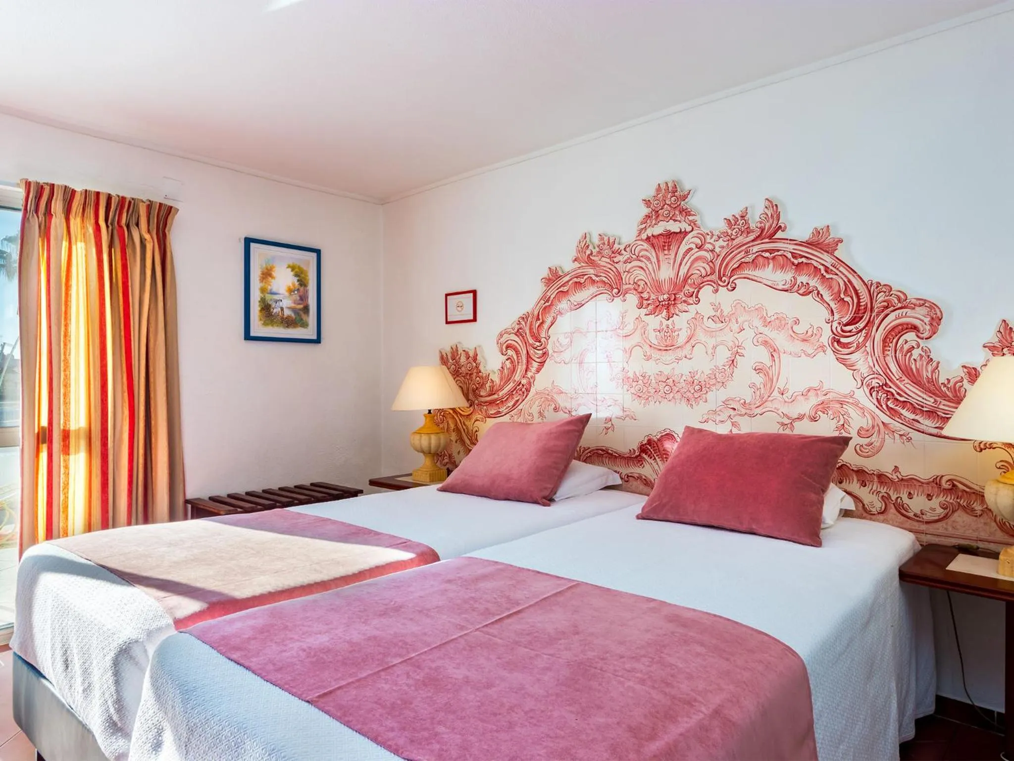 Bedroom, Bed in Tropical Sol