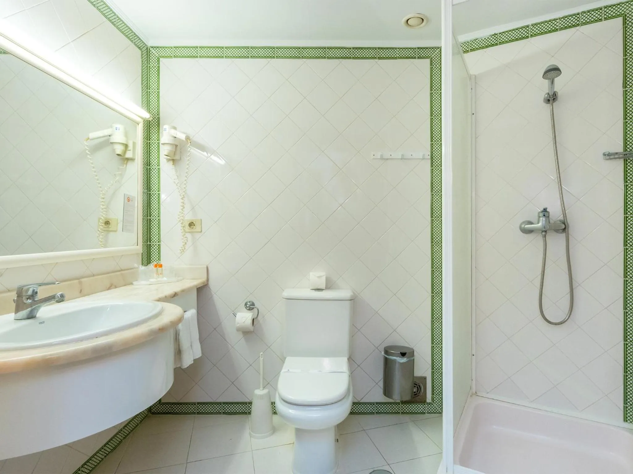 Bathroom in Tropical Sol