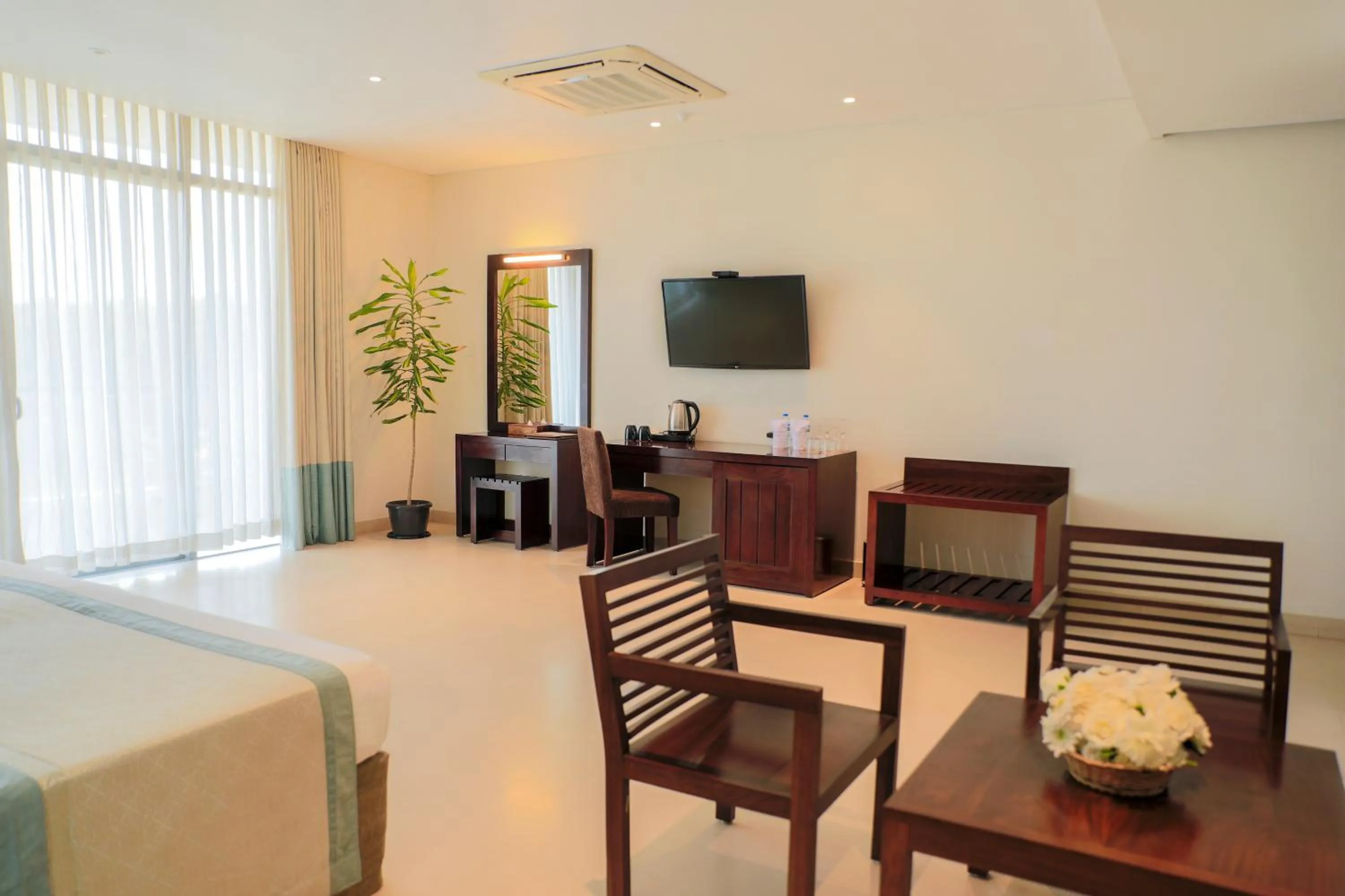 TV and multimedia in Oak Ray Heritage Hotel