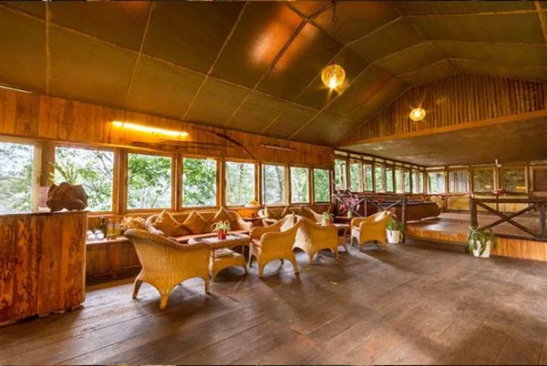 Restaurant/places to eat in Munlom Nature Resort