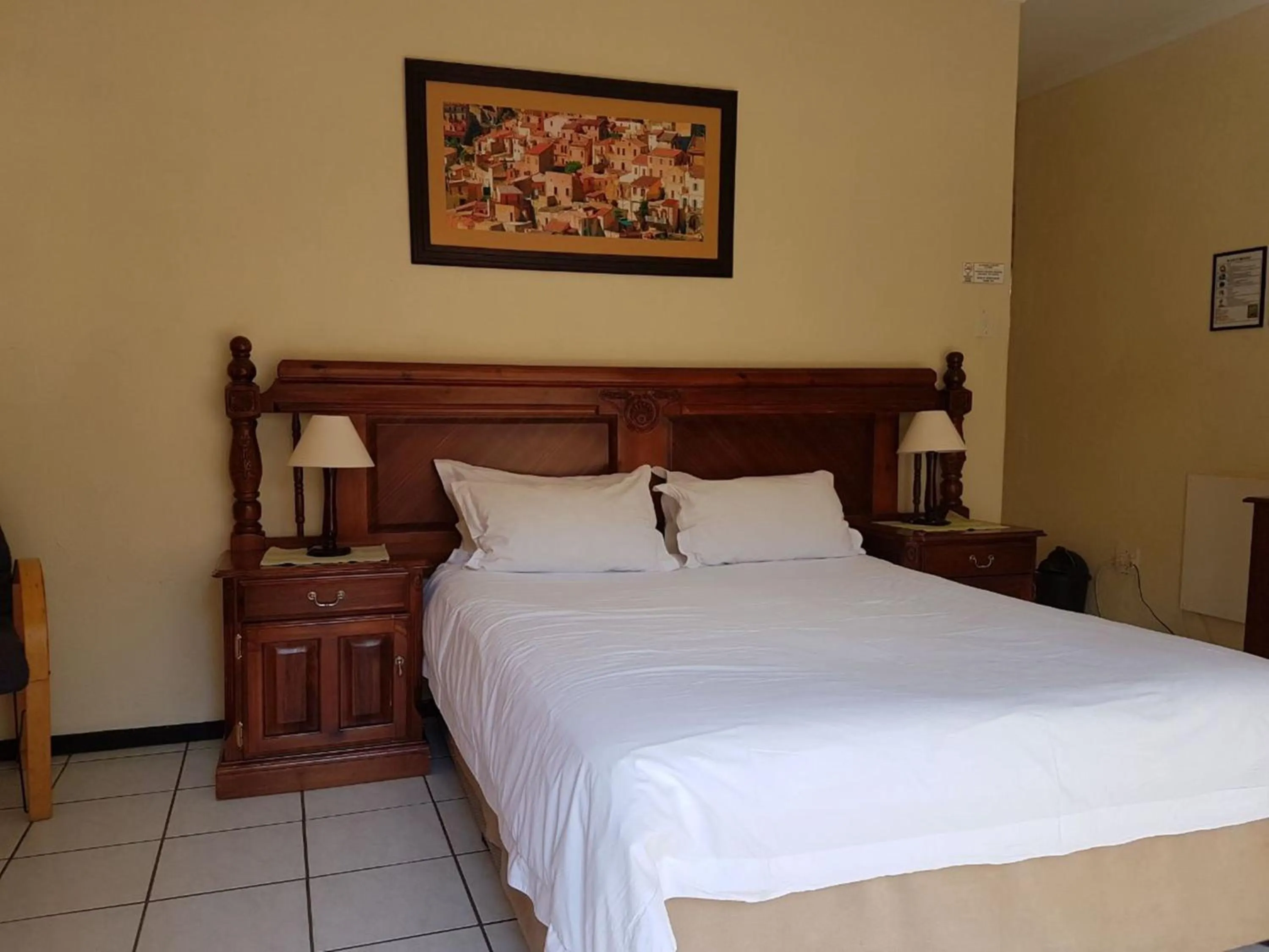 Bed in Marlot Guest House