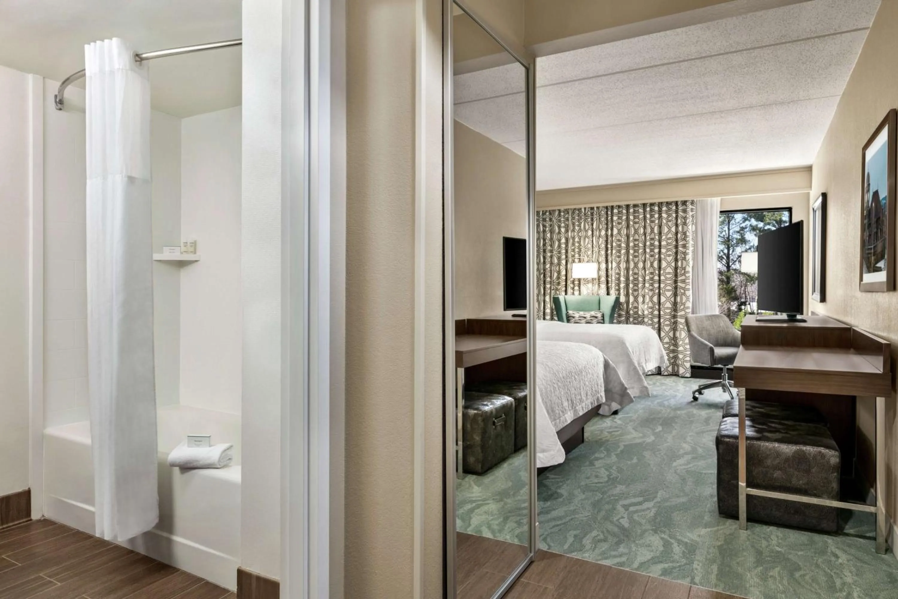 Bedroom, Bed in Hampton Inn Richmond/Ashland