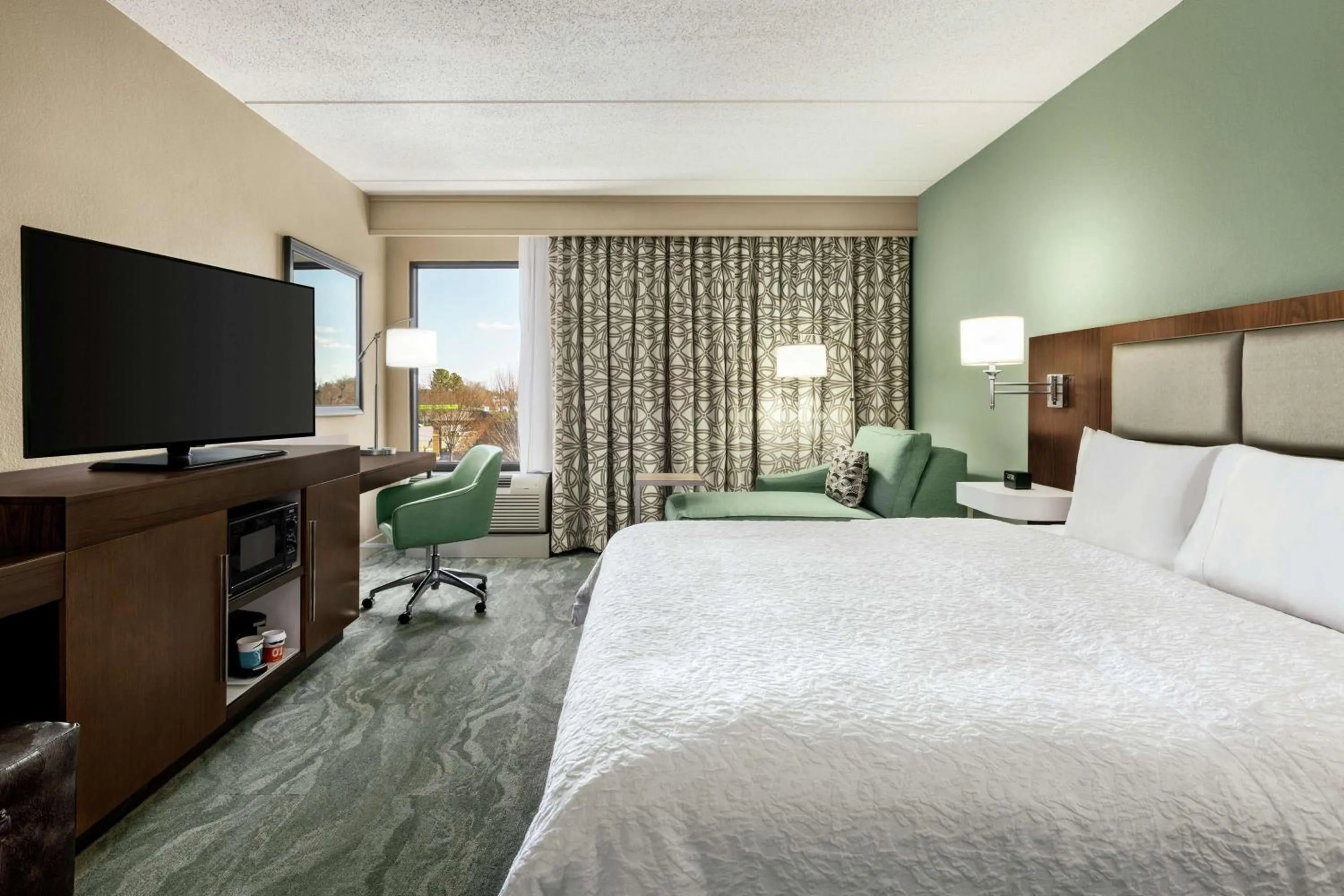 Bedroom, Bed in Hampton Inn Richmond/Ashland
