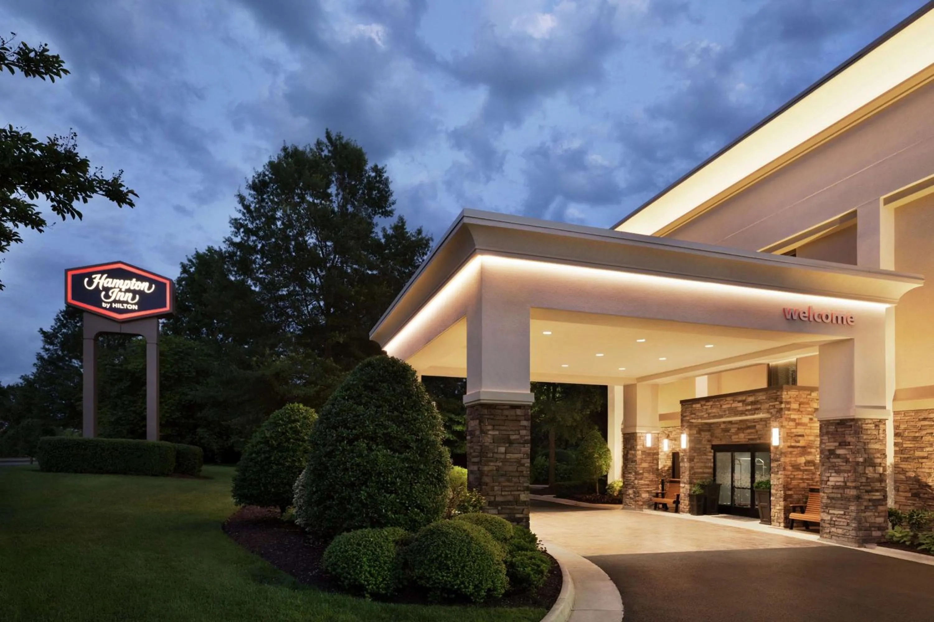 Property building in Hampton Inn Richmond/Ashland