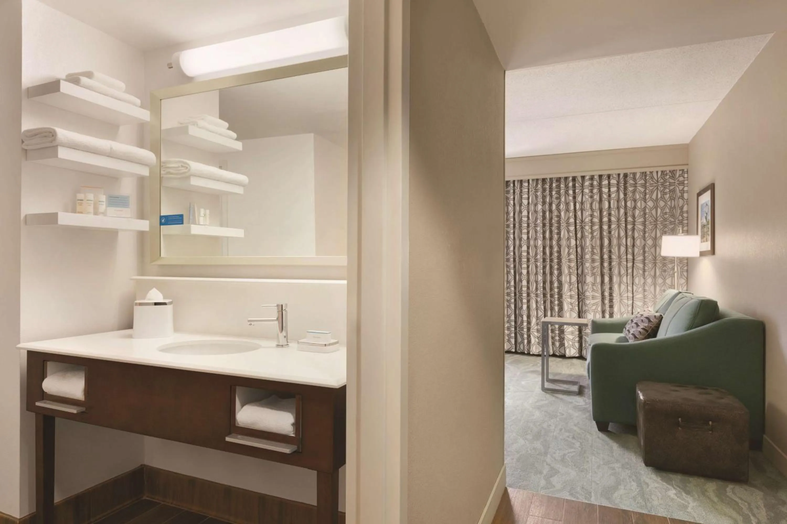 Living room in Hampton Inn Richmond/Ashland