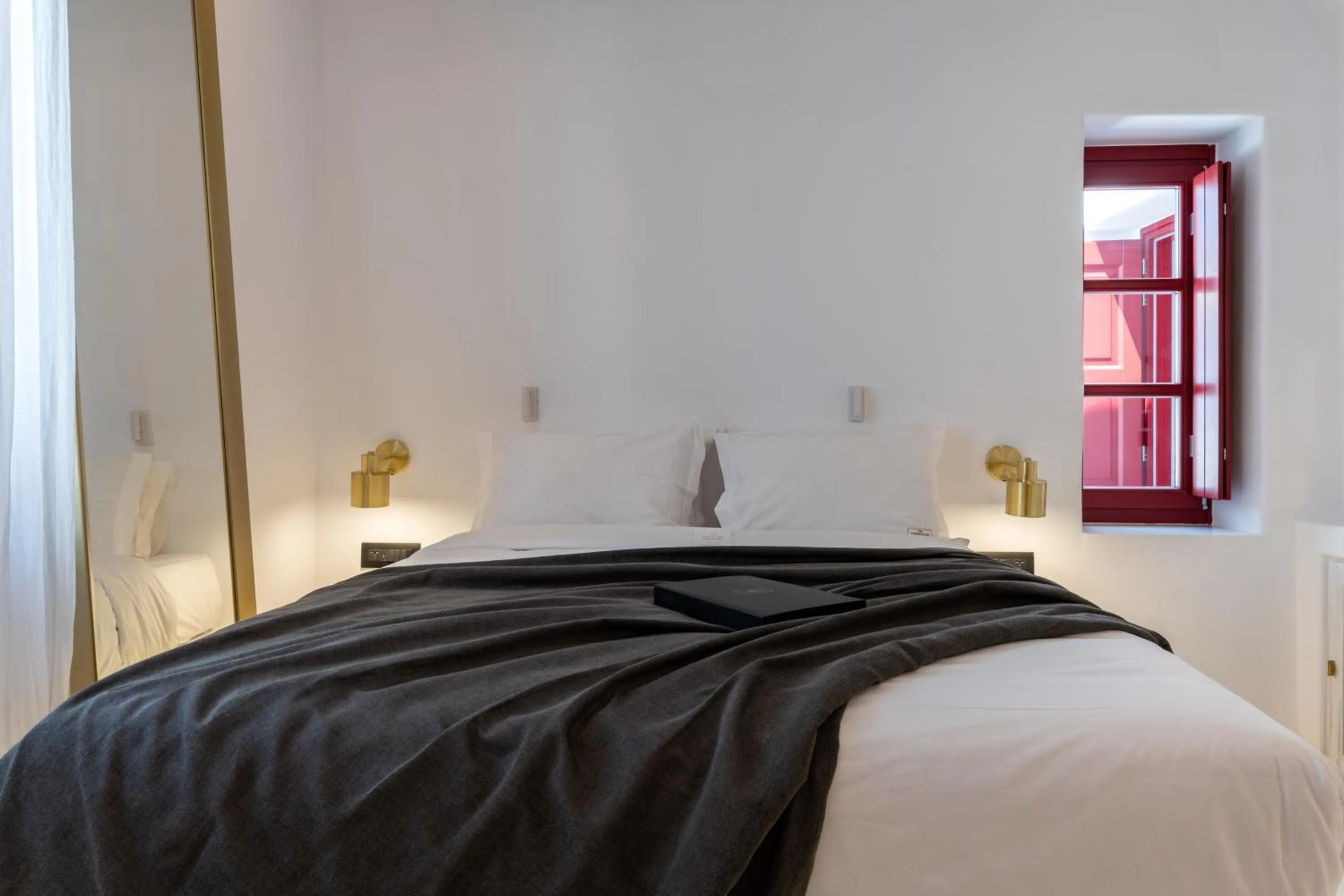 Bed in The TownHouse Mykonos