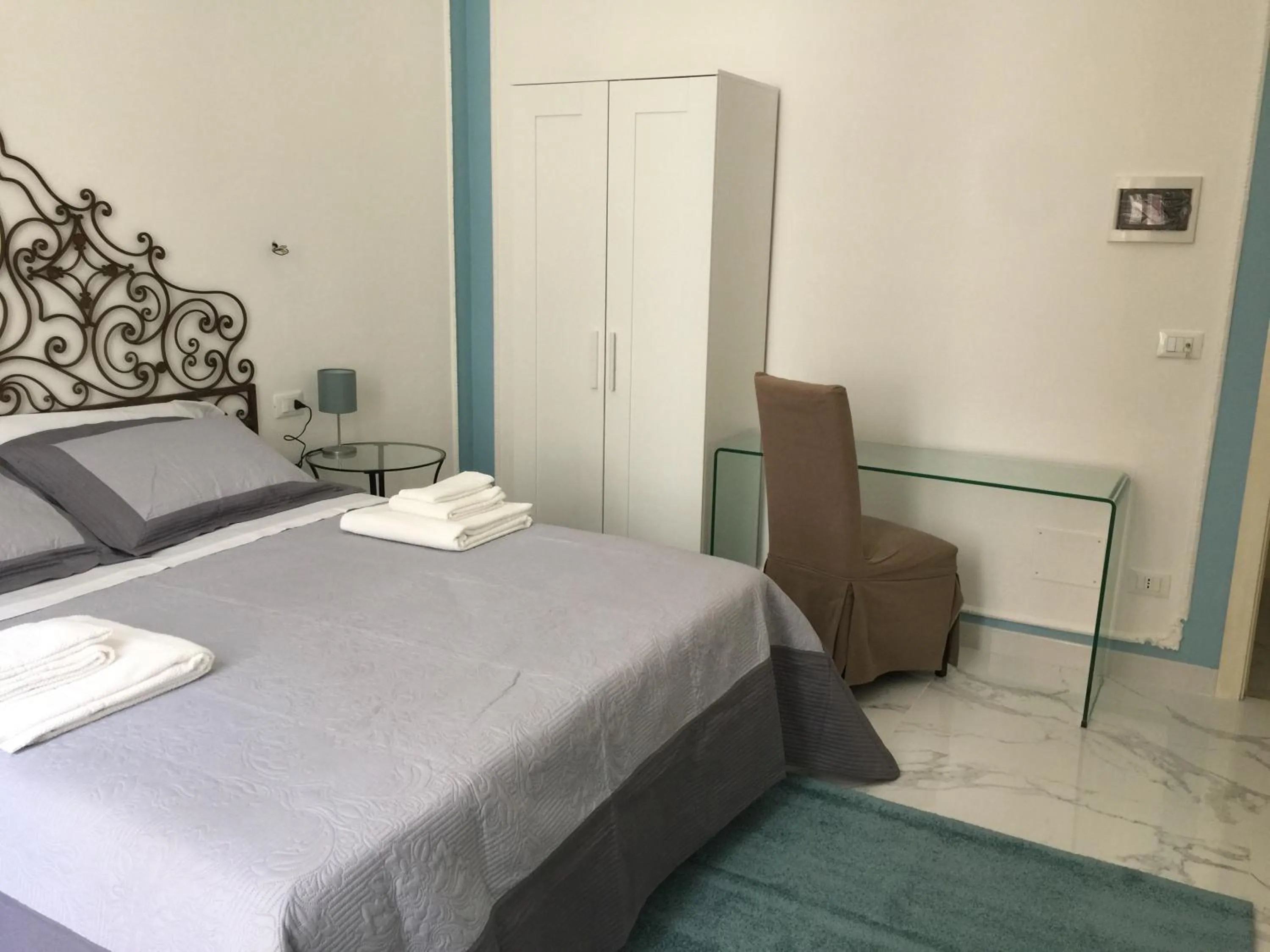 Bedroom, Bed in La terrazza del Sole B&B