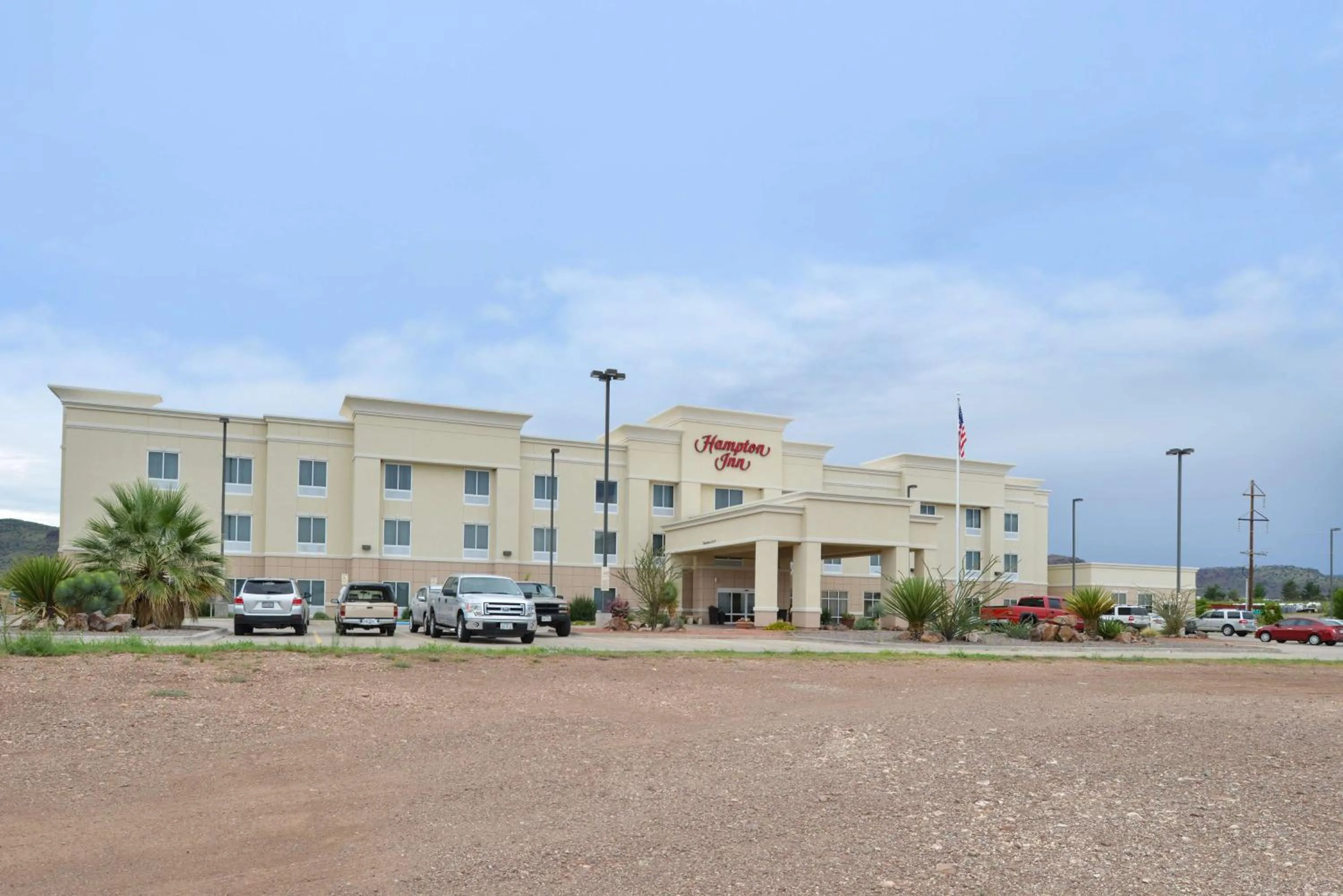 Property building in Hampton Inn Alpine