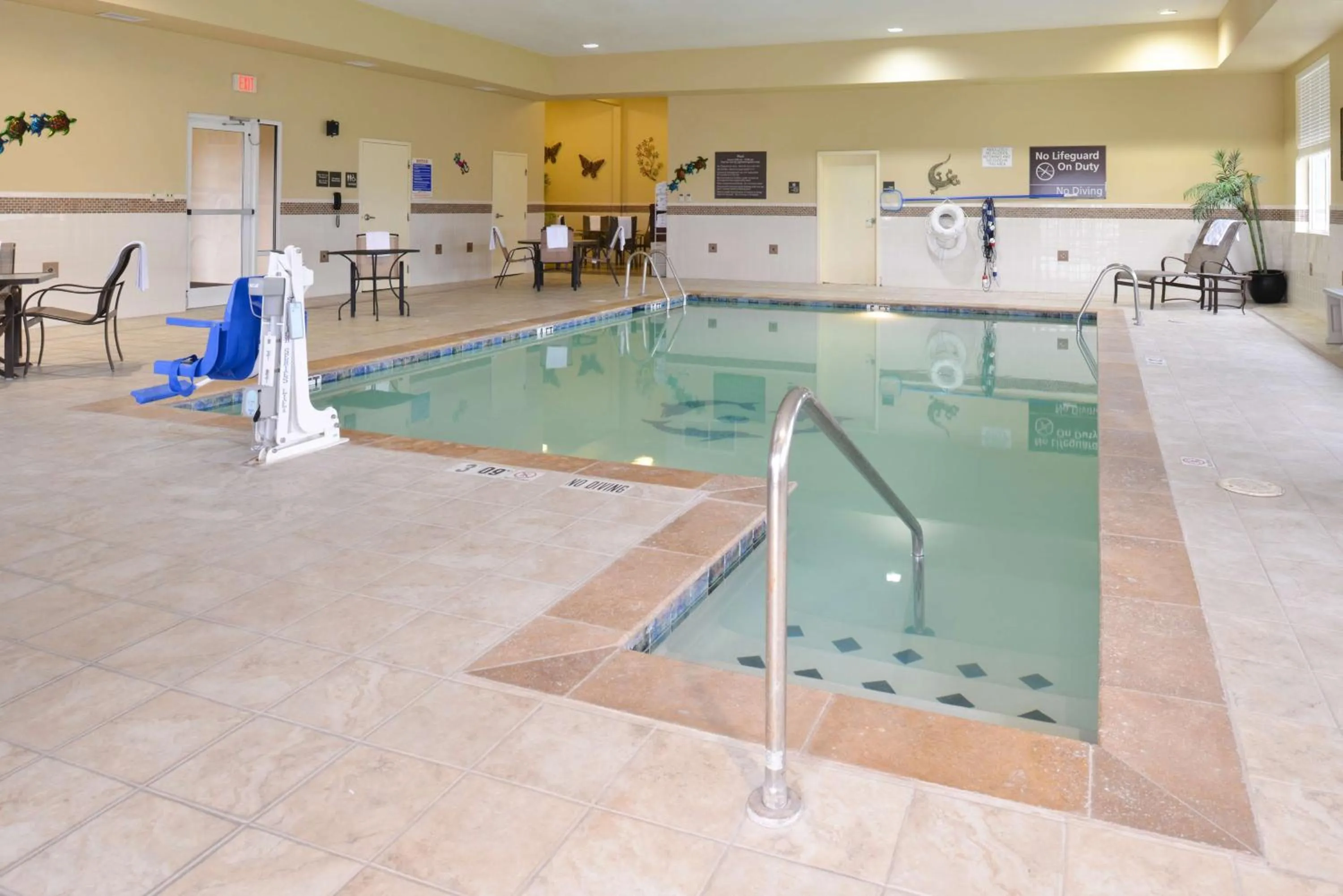 Pool view in Hampton Inn Alpine