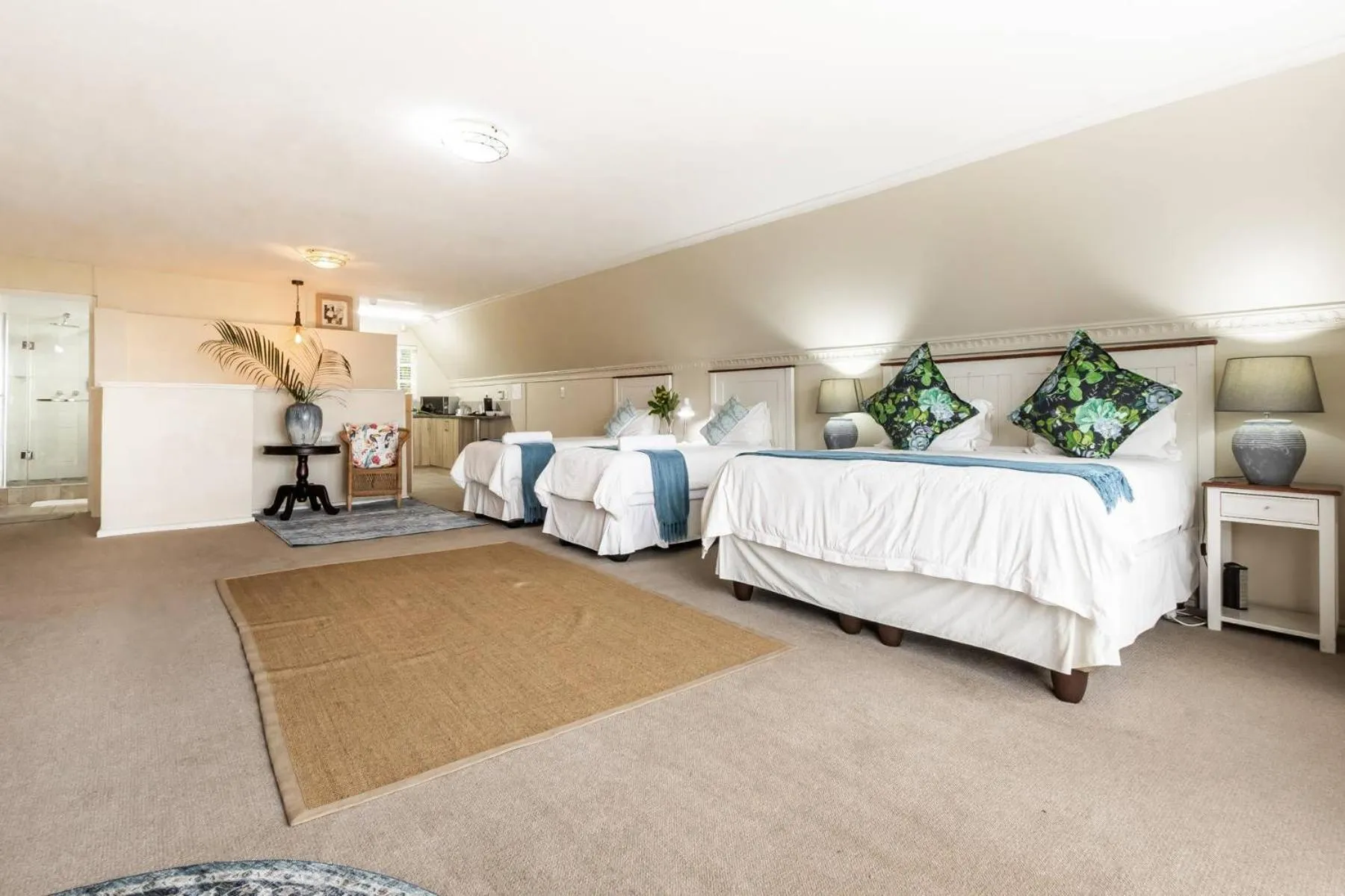 Apartment with Sea View - single occupancy in Oliver's Bed and Breakfast