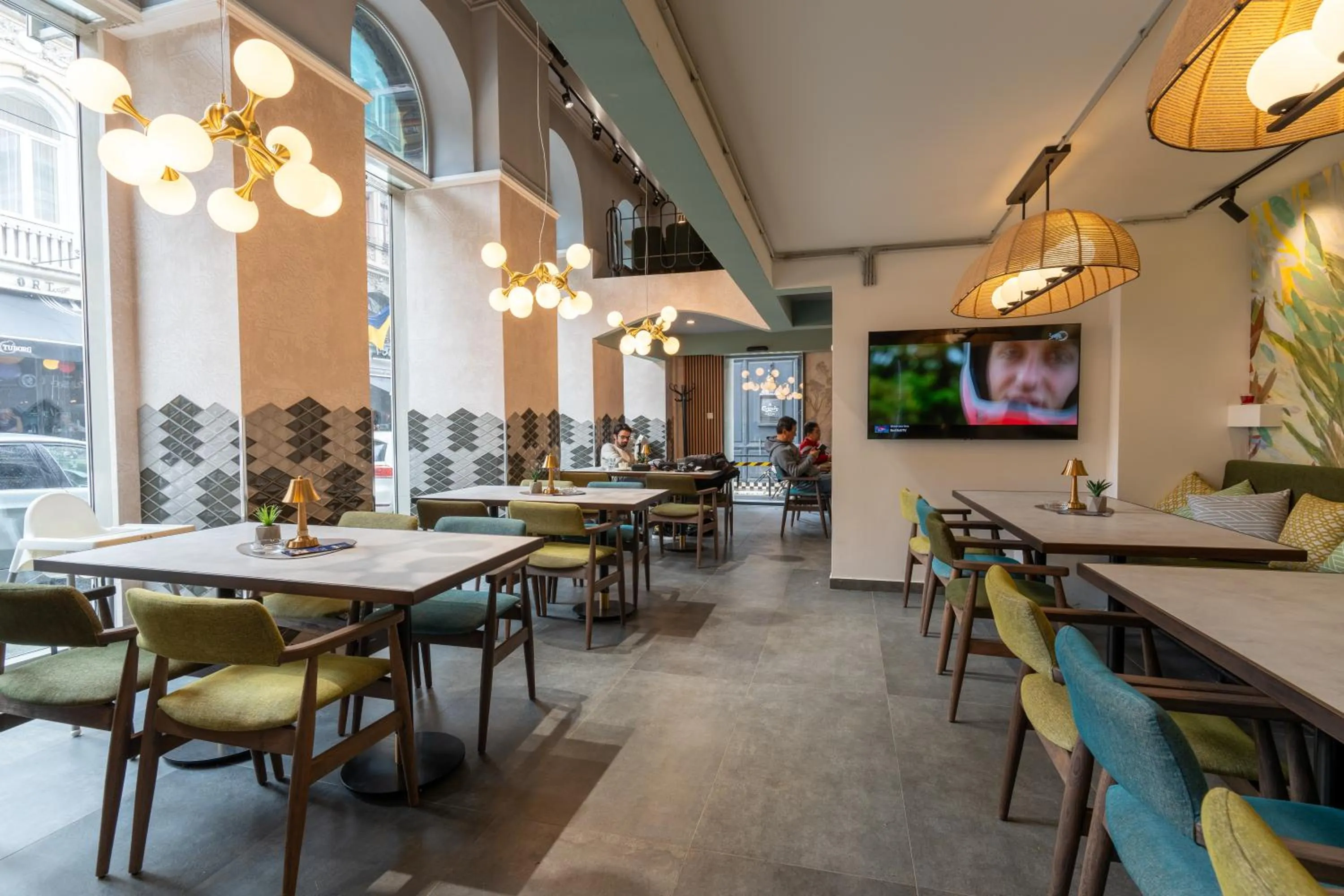 Restaurant/places to eat in Hotel Astra