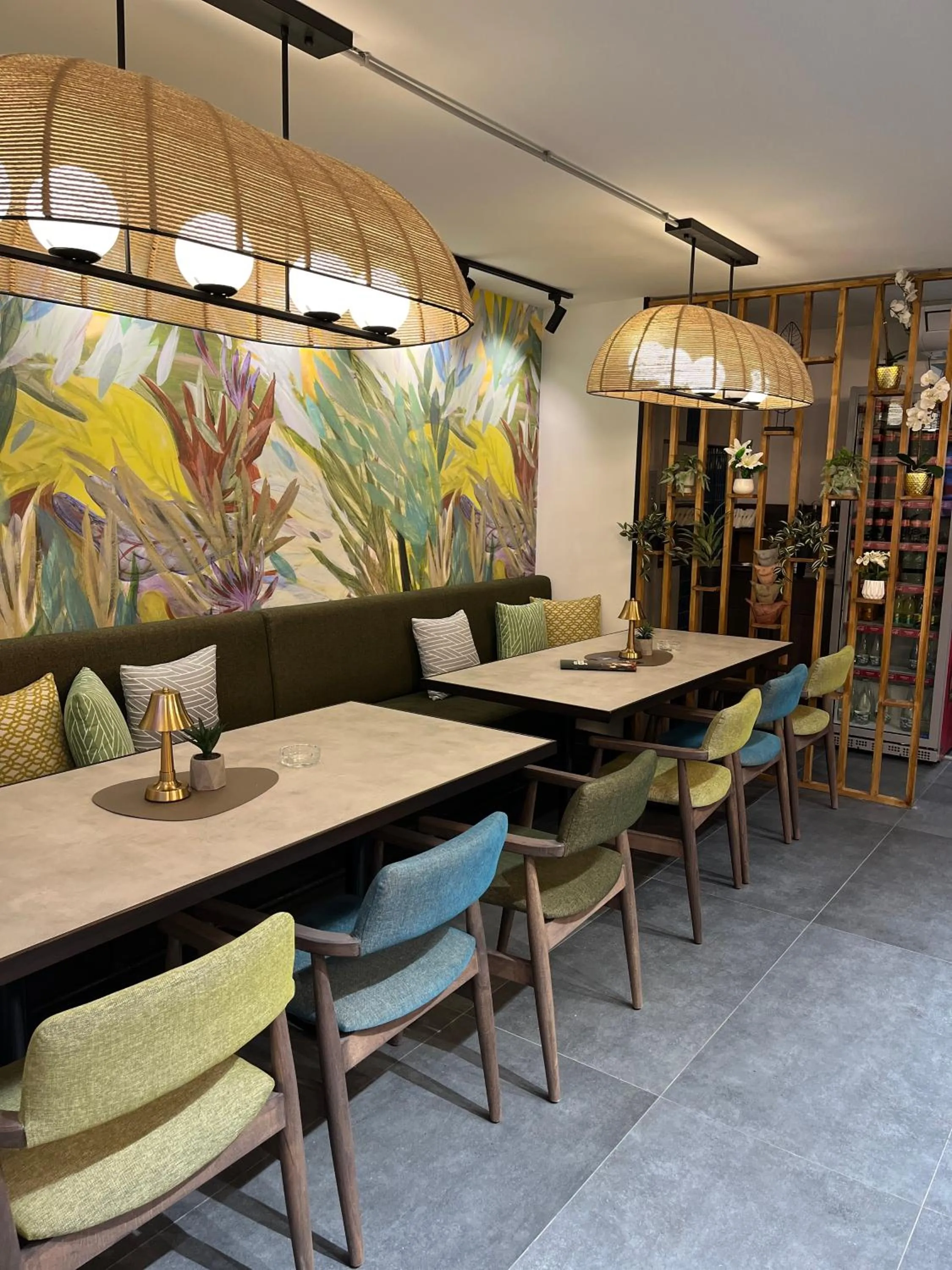 Restaurant/places to eat in Hotel Astra