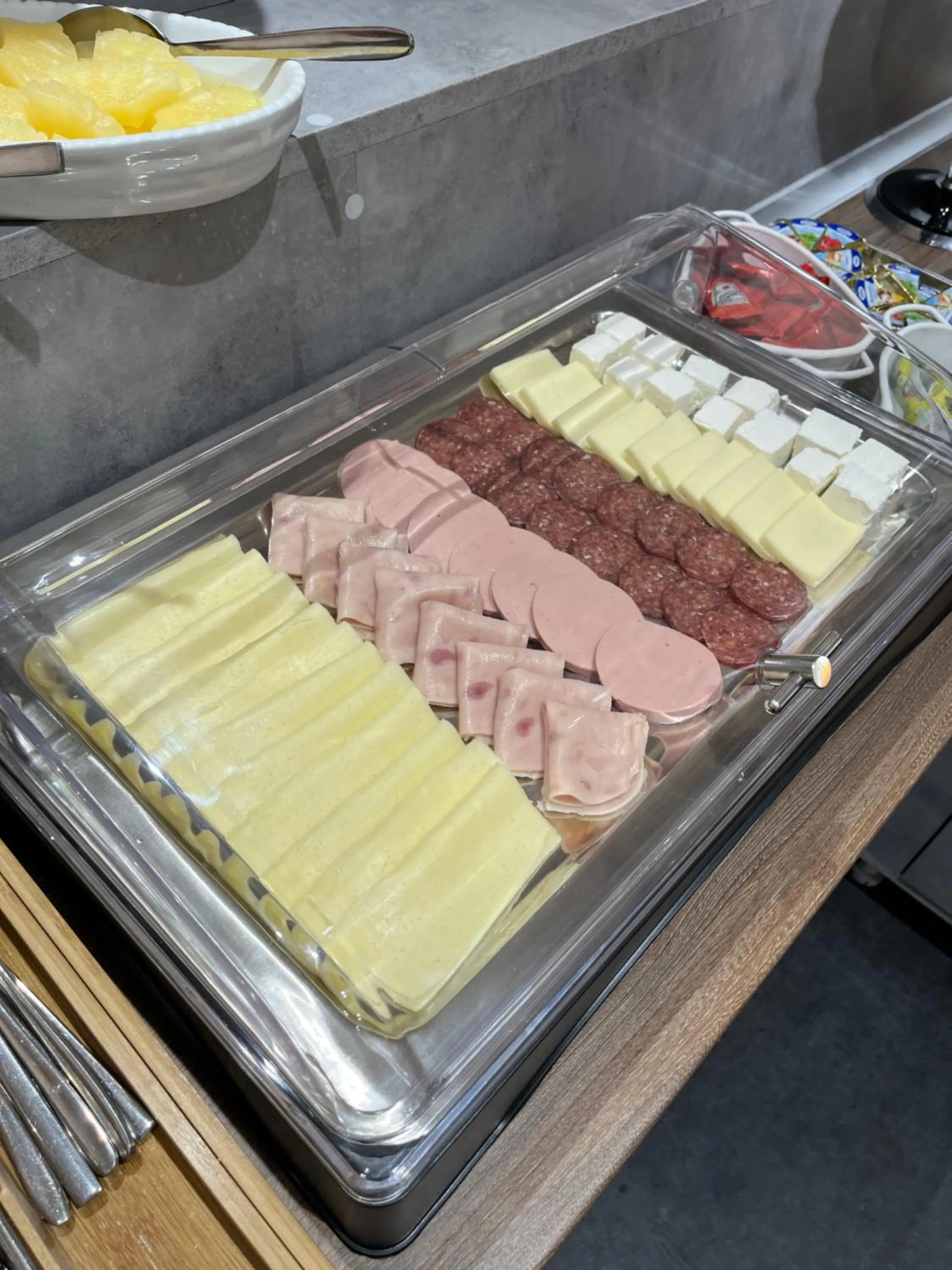 Restaurant/places to eat in Hotel Astra