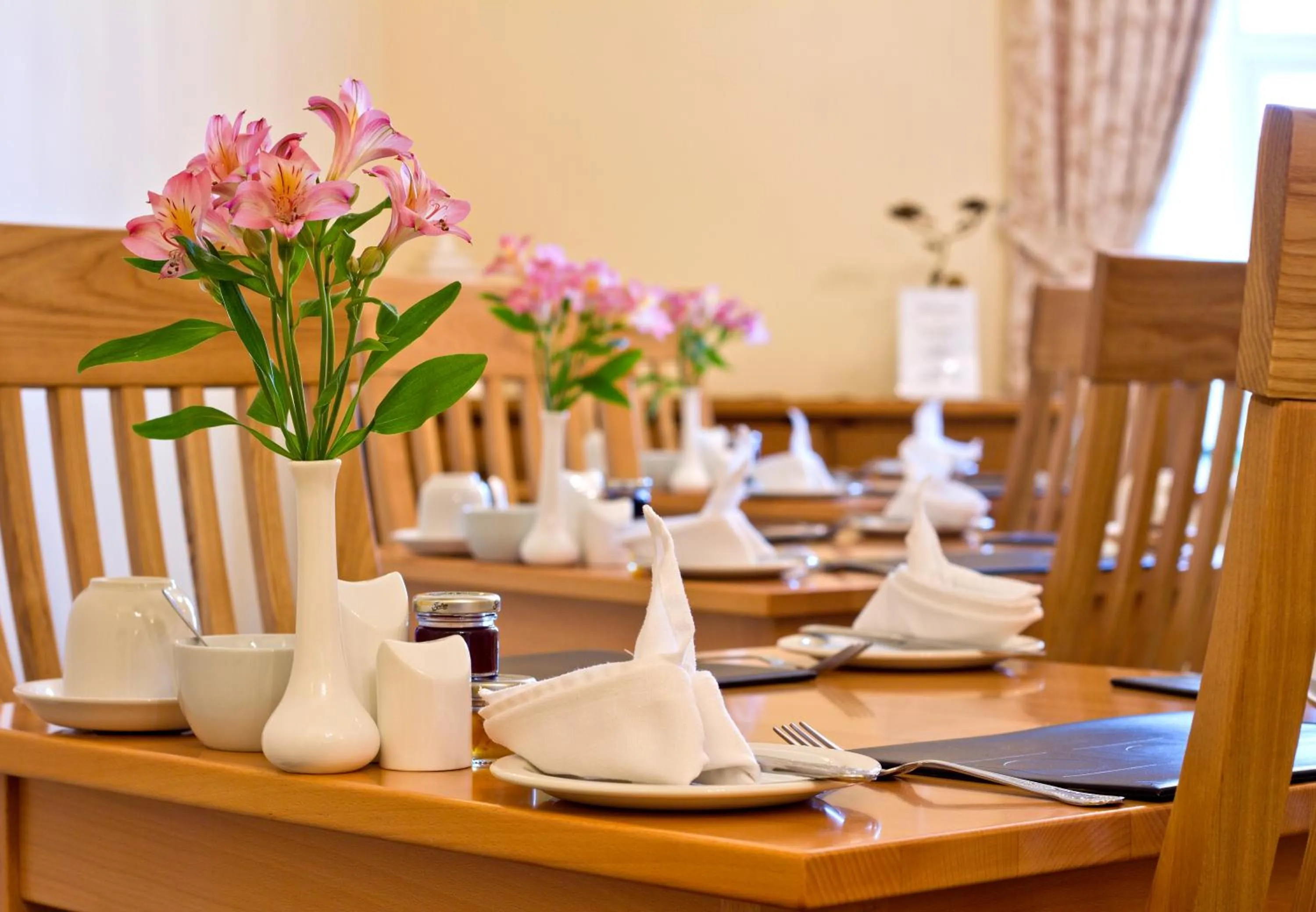 Restaurant/places to eat in The Briarfields