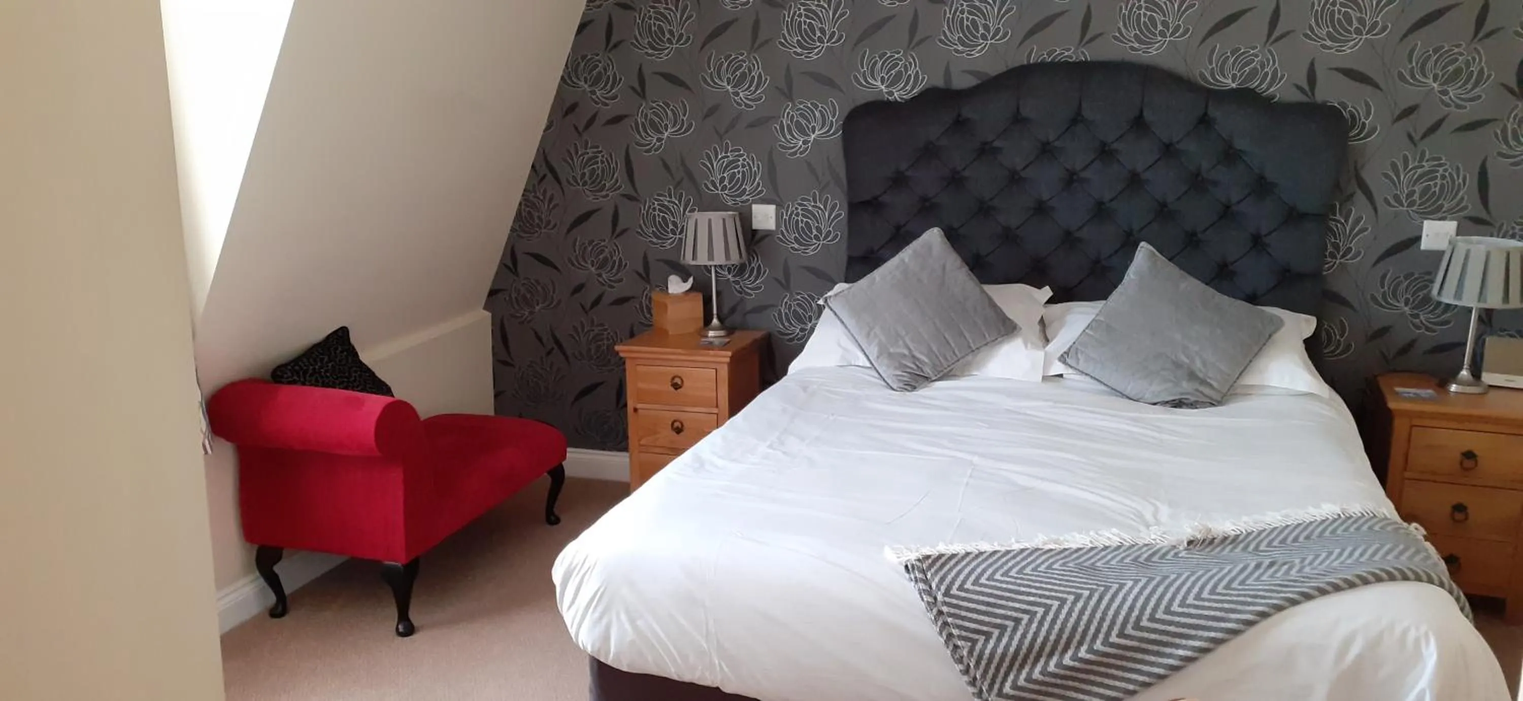 Bedroom, Bed in The Briarfields