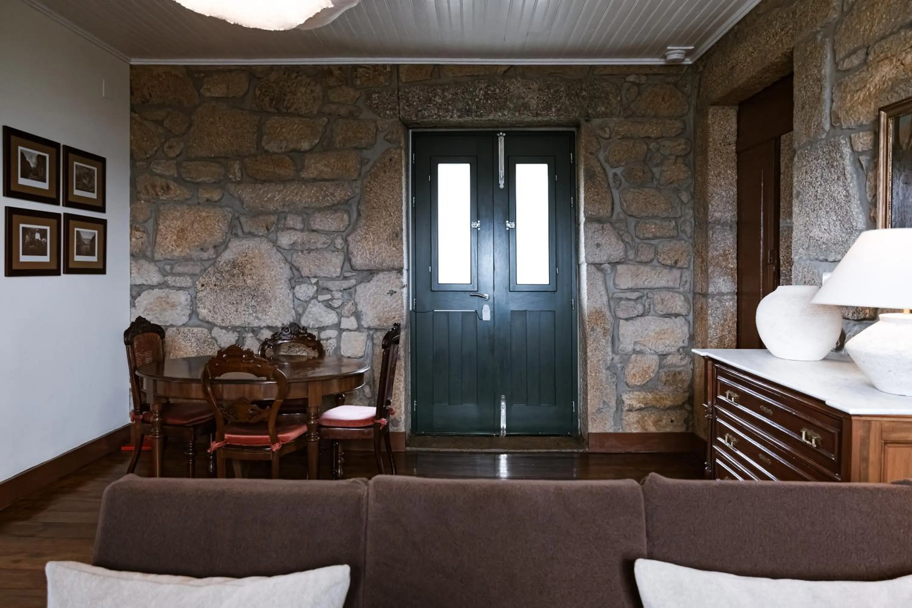 Quinta da Portela - Casa Visconde Arneiros - by RowdHouses