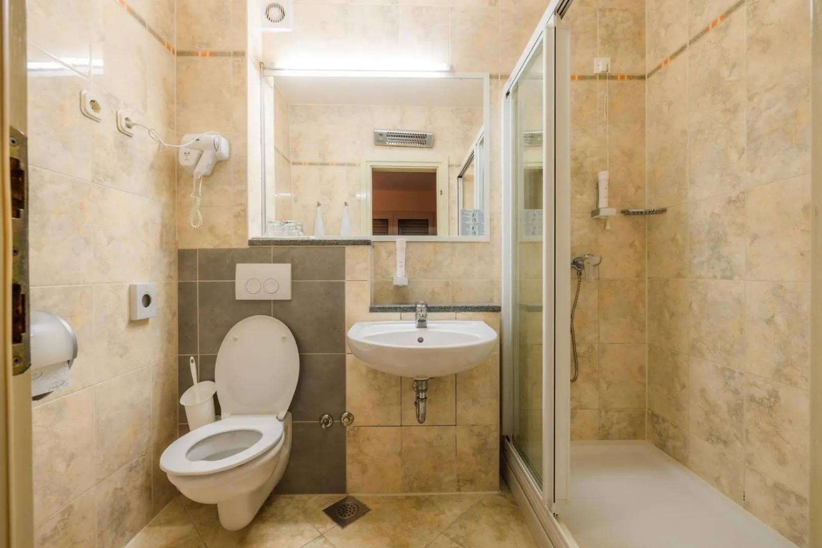 Toilet in Apartel Park Osejava