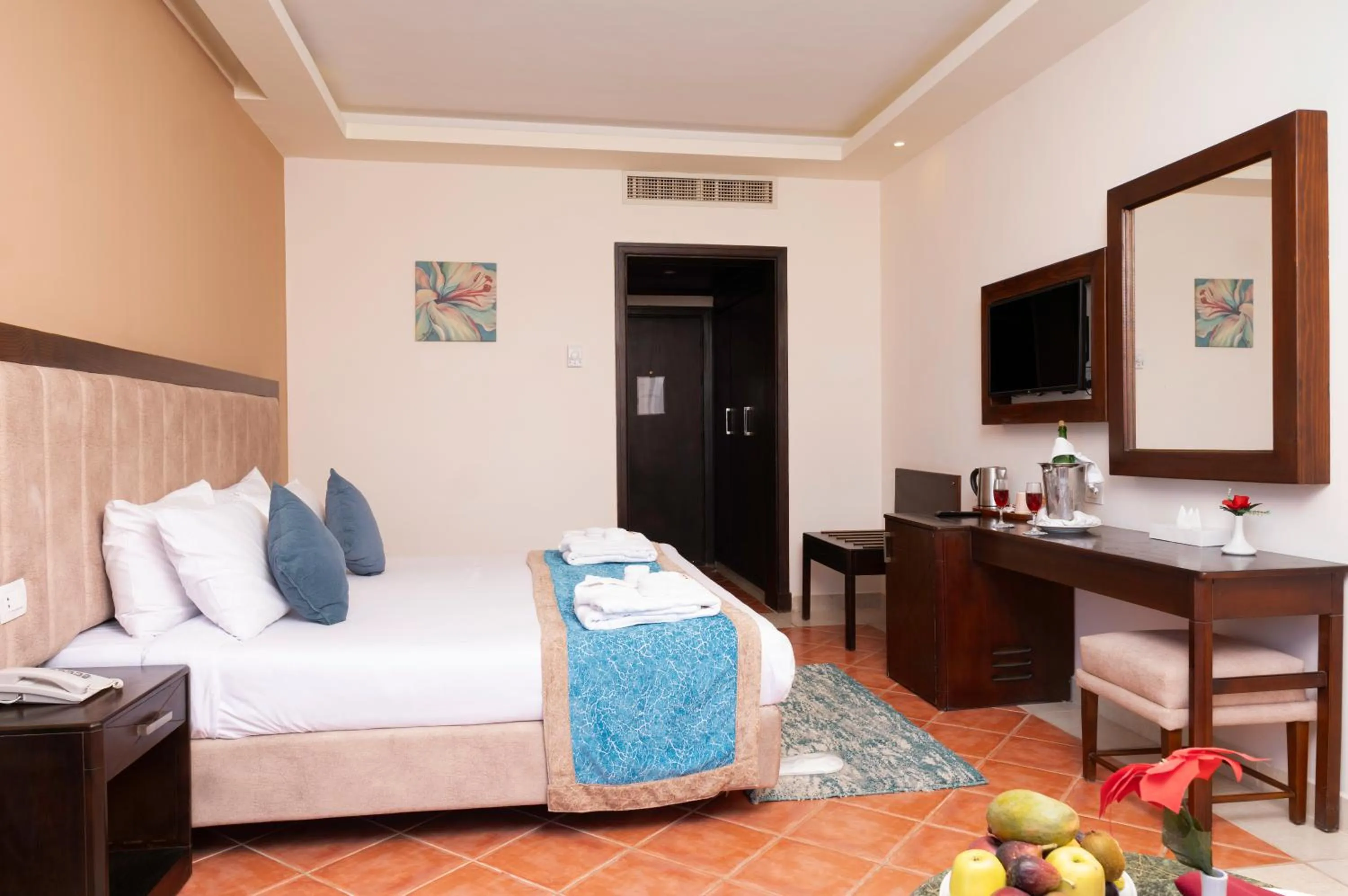 Living room, Bed in Ivy Cyrene Sharm Resort Adults Friendly Plus 13