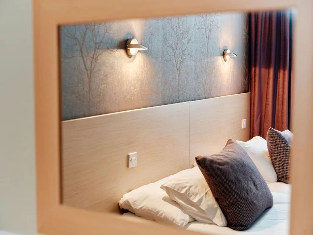 Bedroom, Bed in Hotel De Normandie