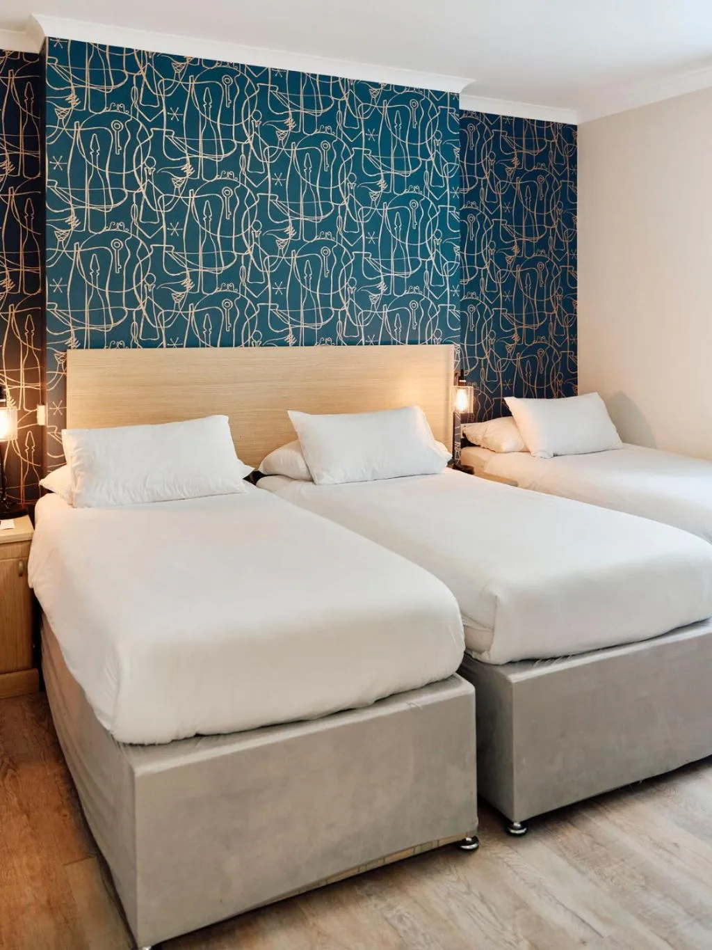 Bedroom, Bed in Hotel De Normandie