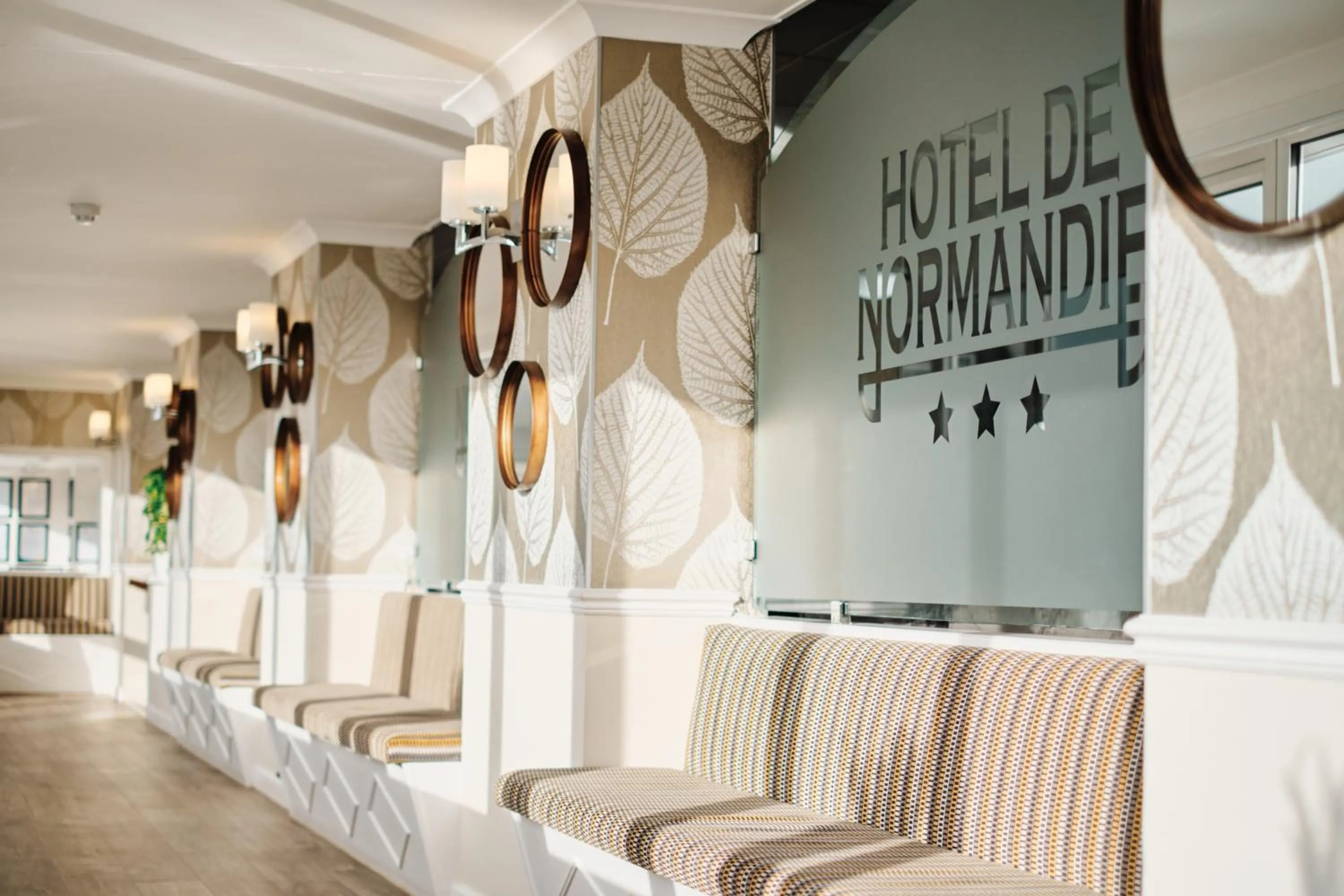 Seating area in Hotel De Normandie