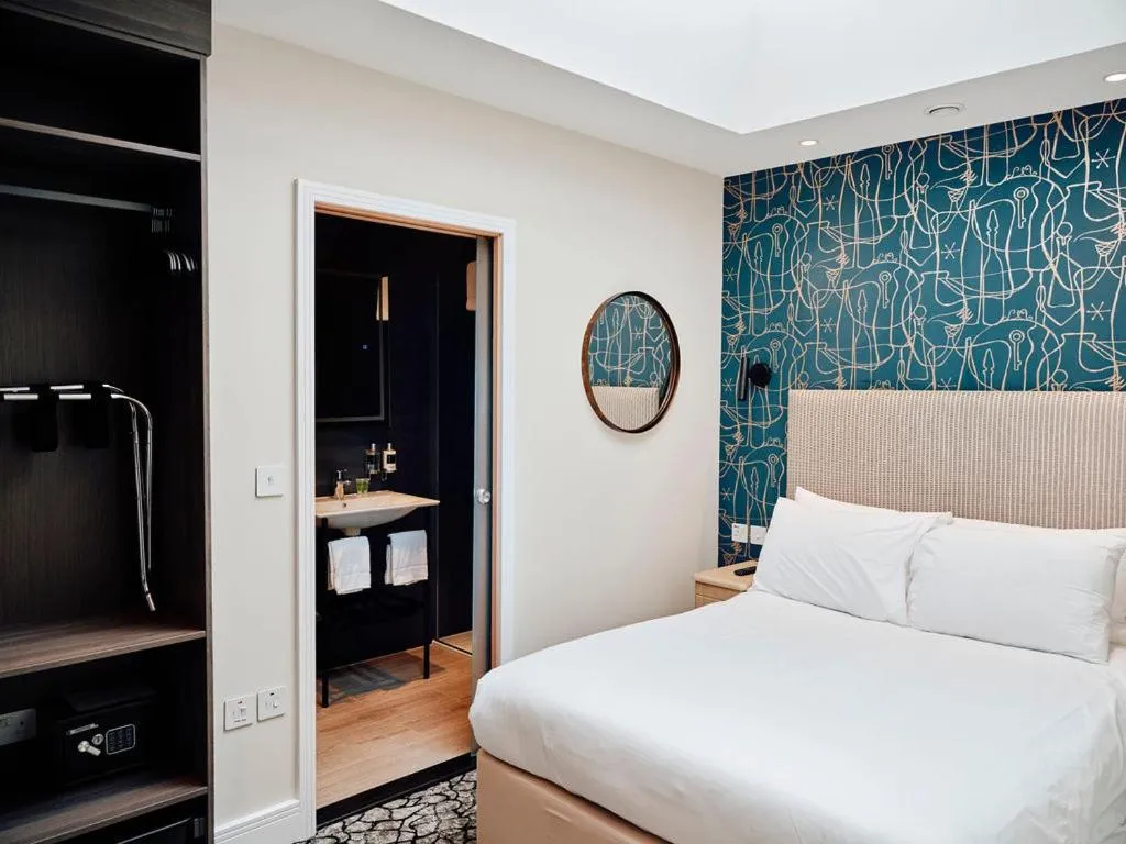 Bedroom, Bed in Hotel De Normandie