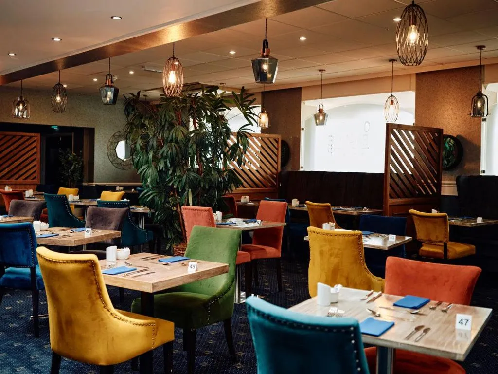 Restaurant/places to eat in Hotel De Normandie