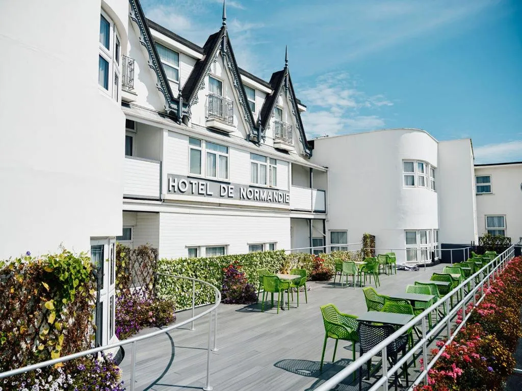 Property building in Hotel De Normandie