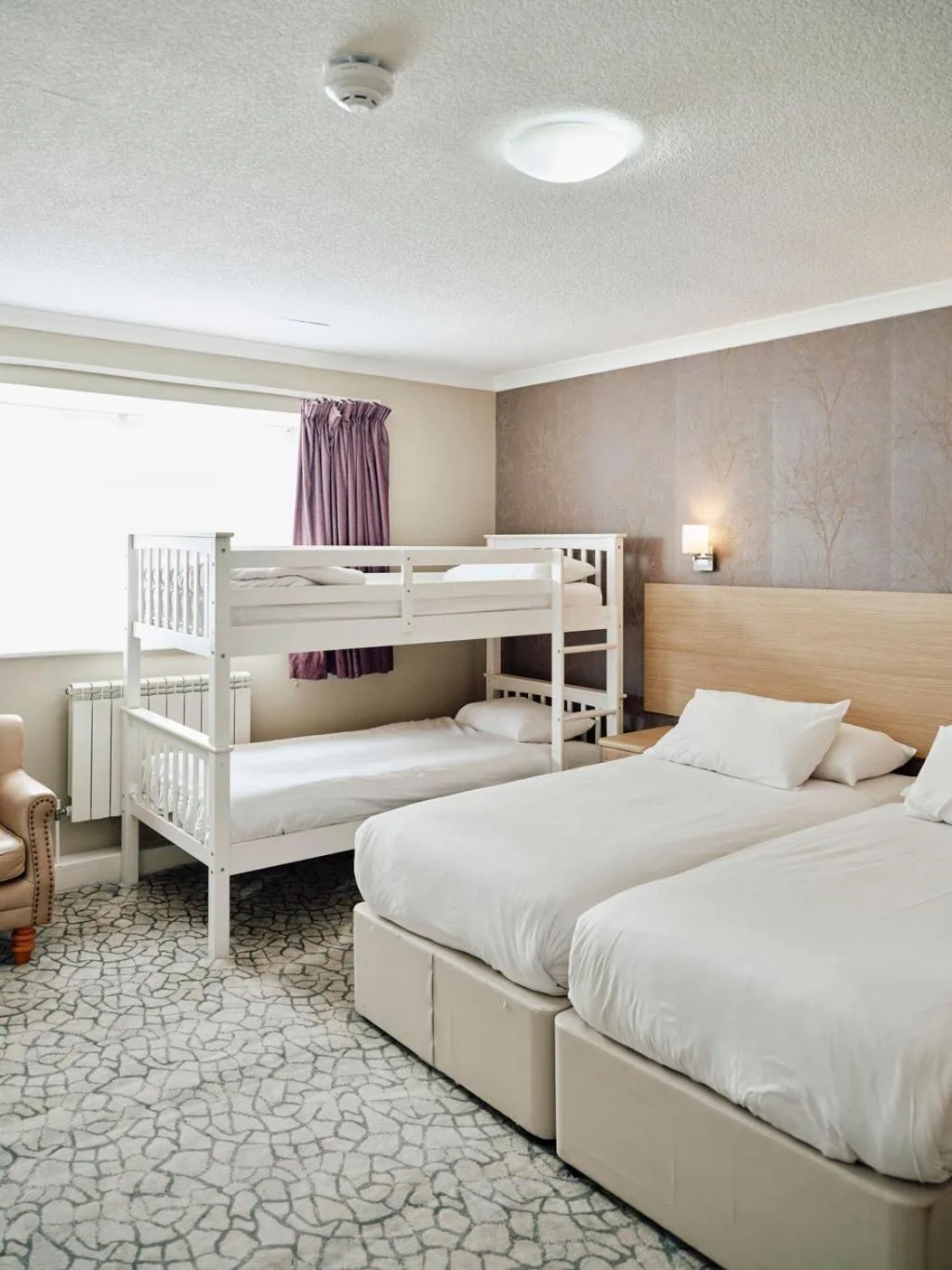 bunk bed, Bed in Hotel De Normandie