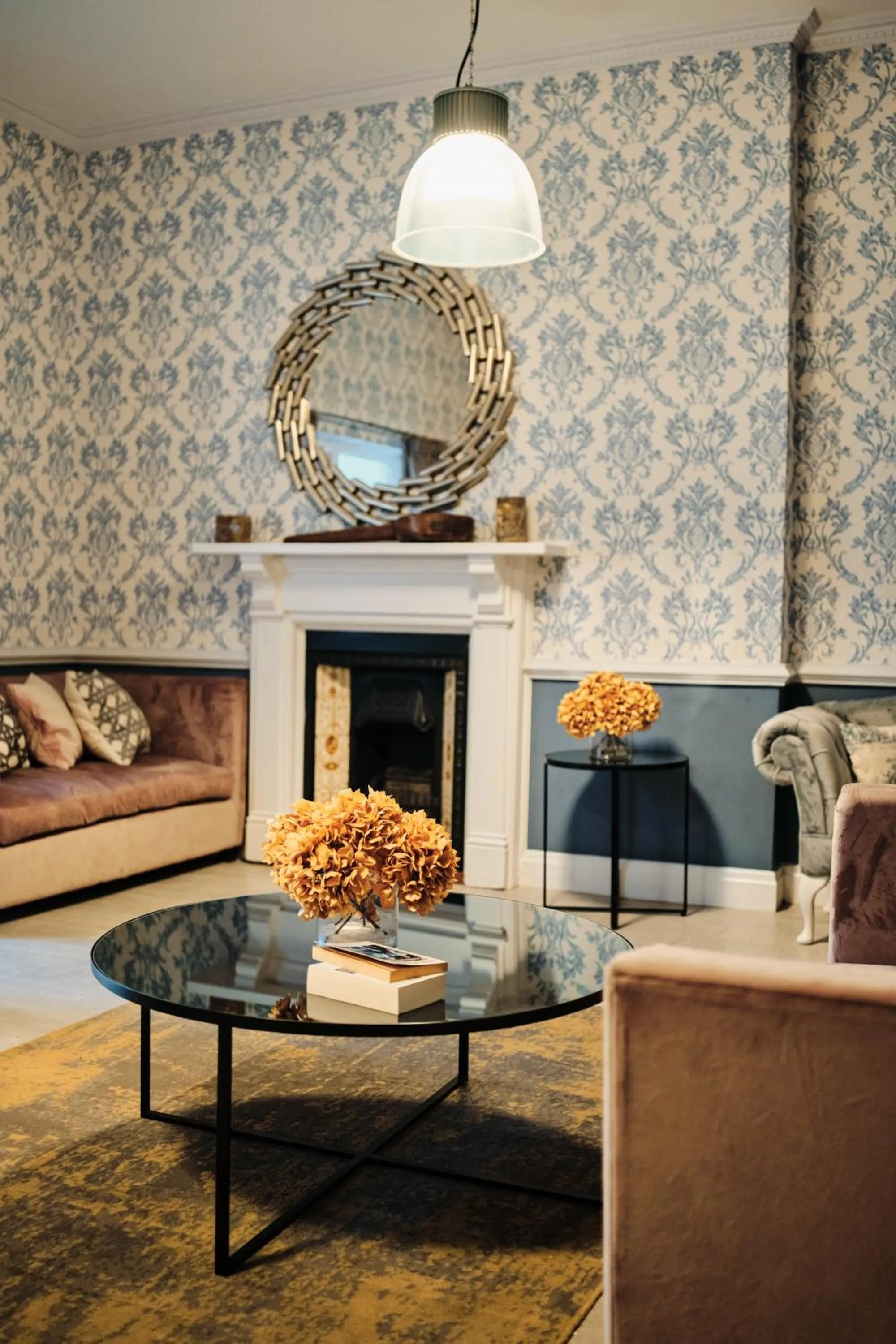 Seating area in Hotel De Normandie