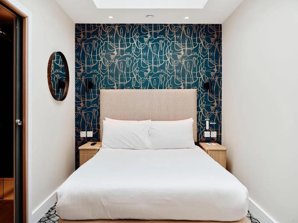 Bedroom, Bed in Hotel De Normandie