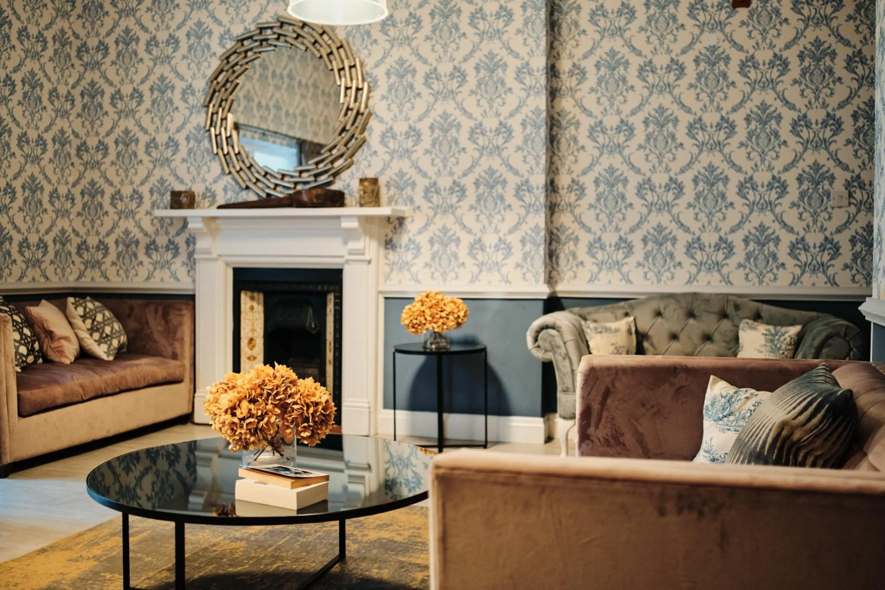 Seating area in Hotel De Normandie