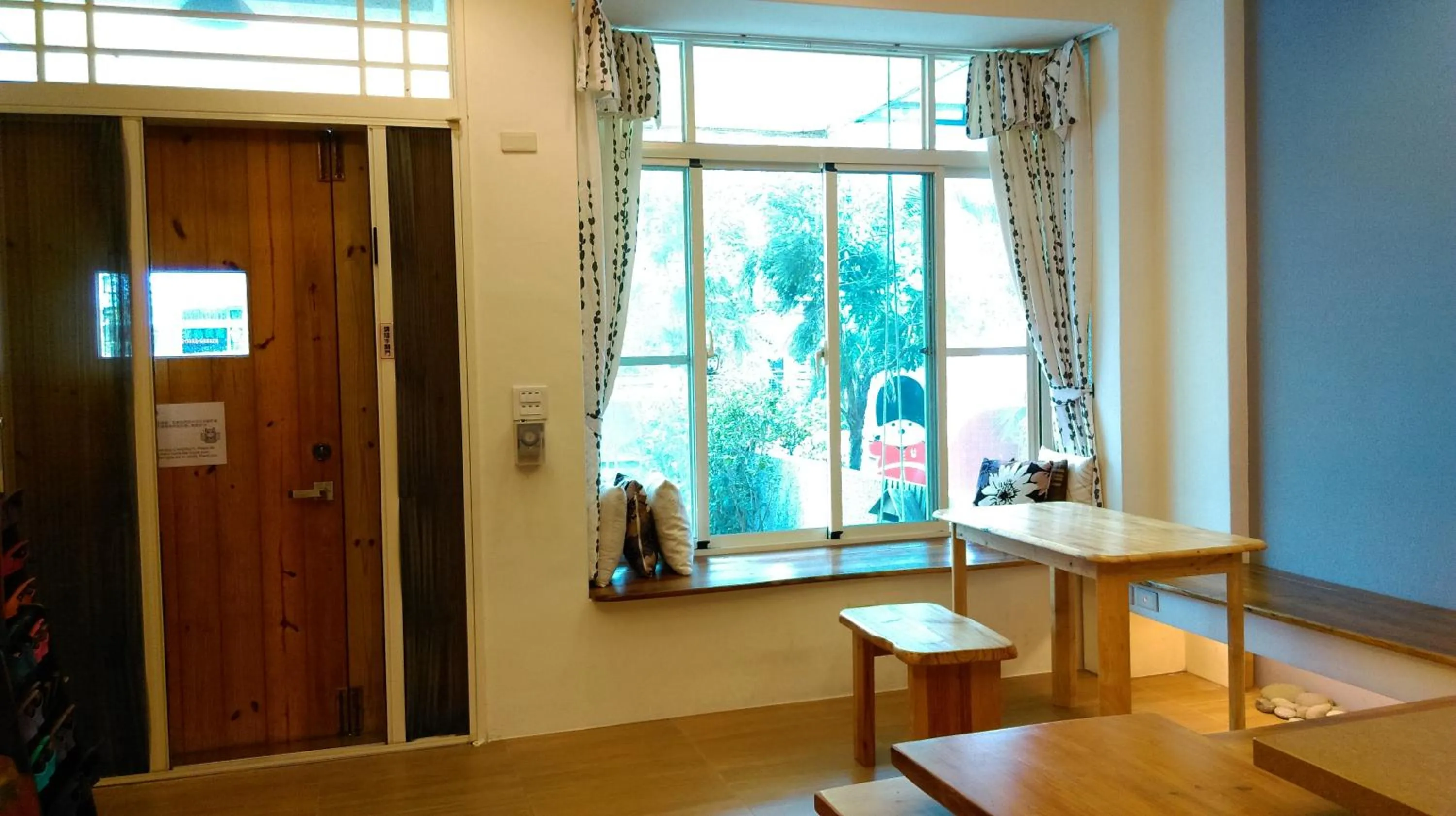 Communal lounge/ TV room in Magic Butterfly