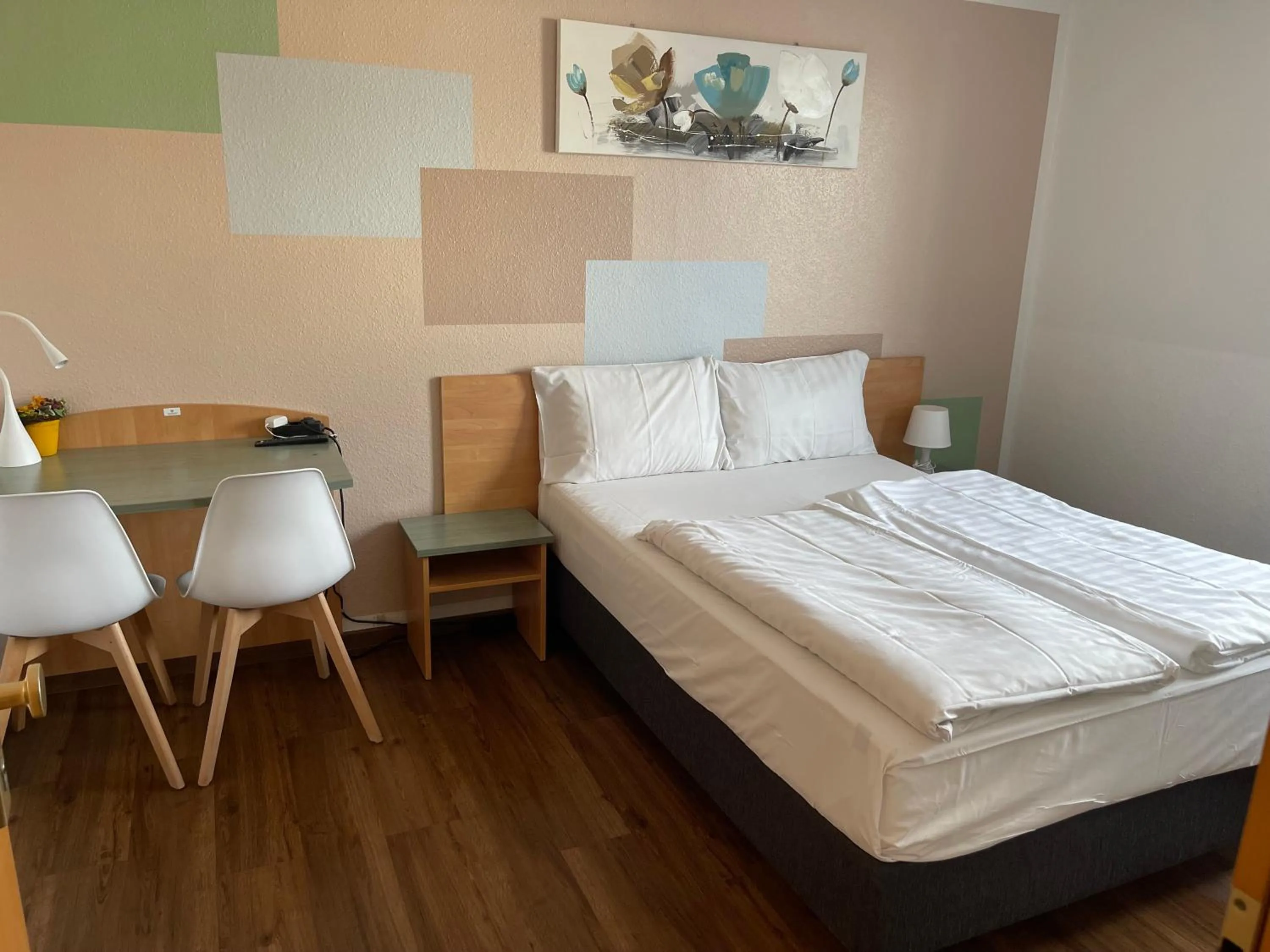 Photo of the whole room, Bed in Residenz Hotel Wuppertal