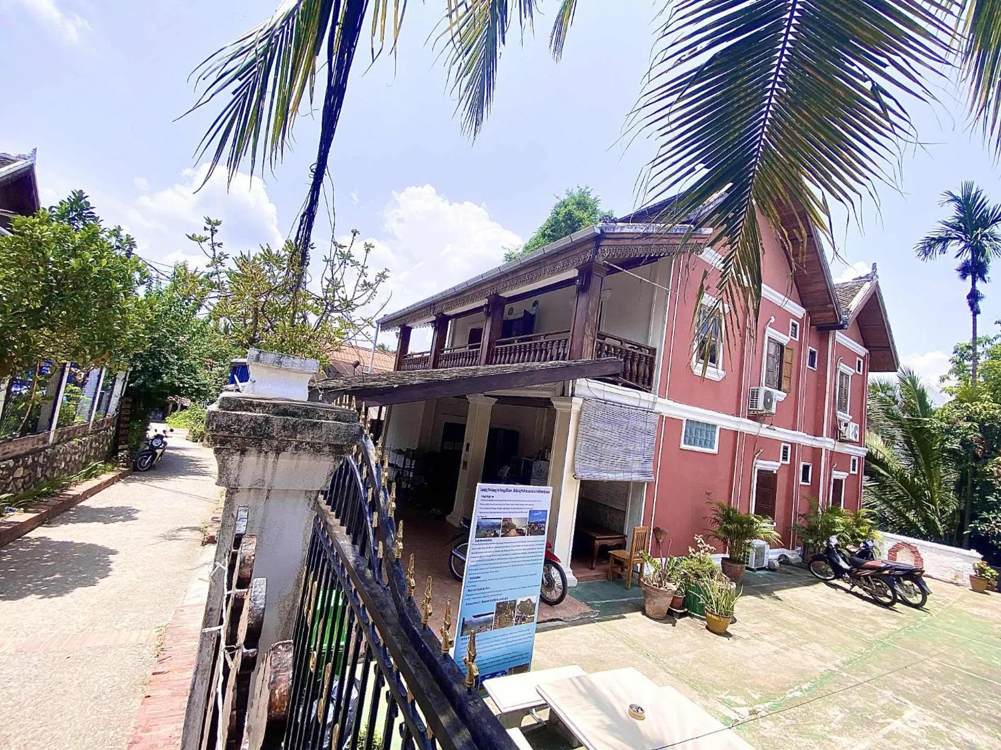 Villay Vanh Place House